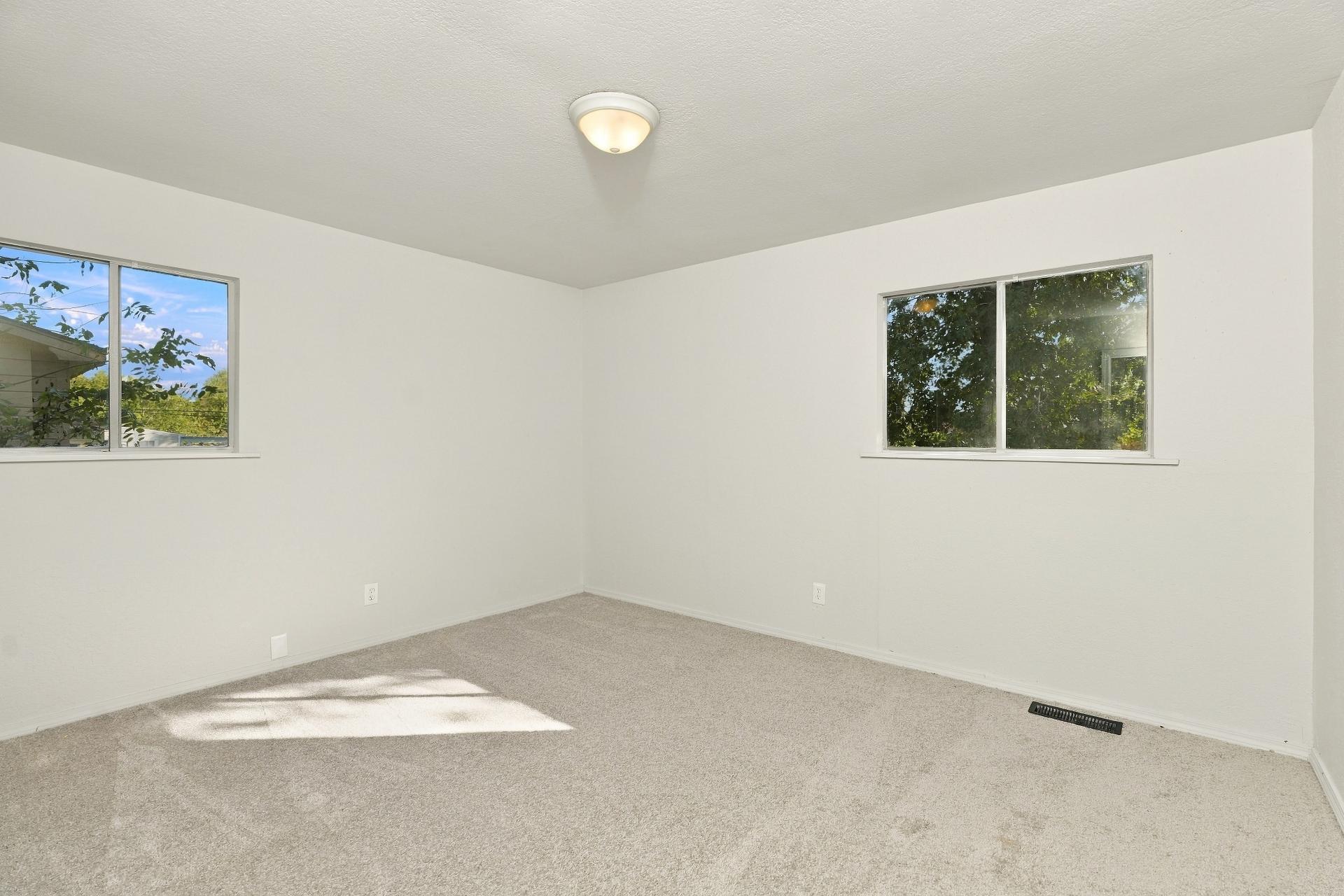 2018 E 49th Street N Property Photo 12