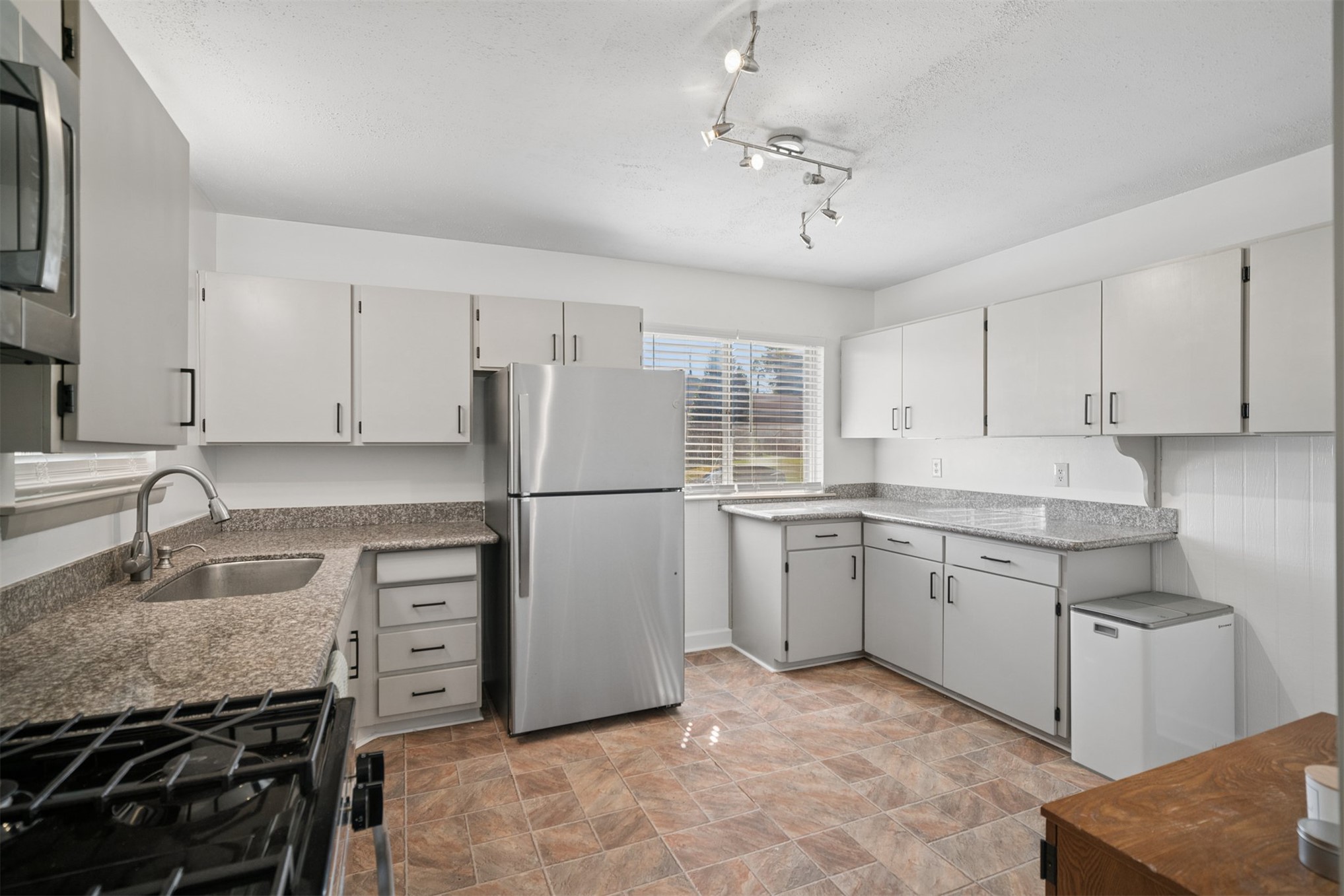 5731 E 22nd Place Property Photo 10