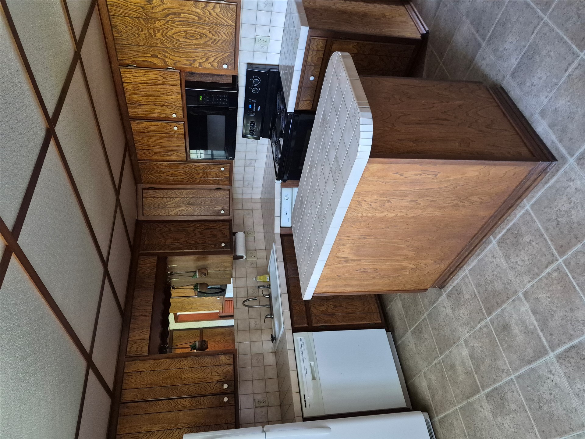 102562 S 4210 Road Property Photo 10