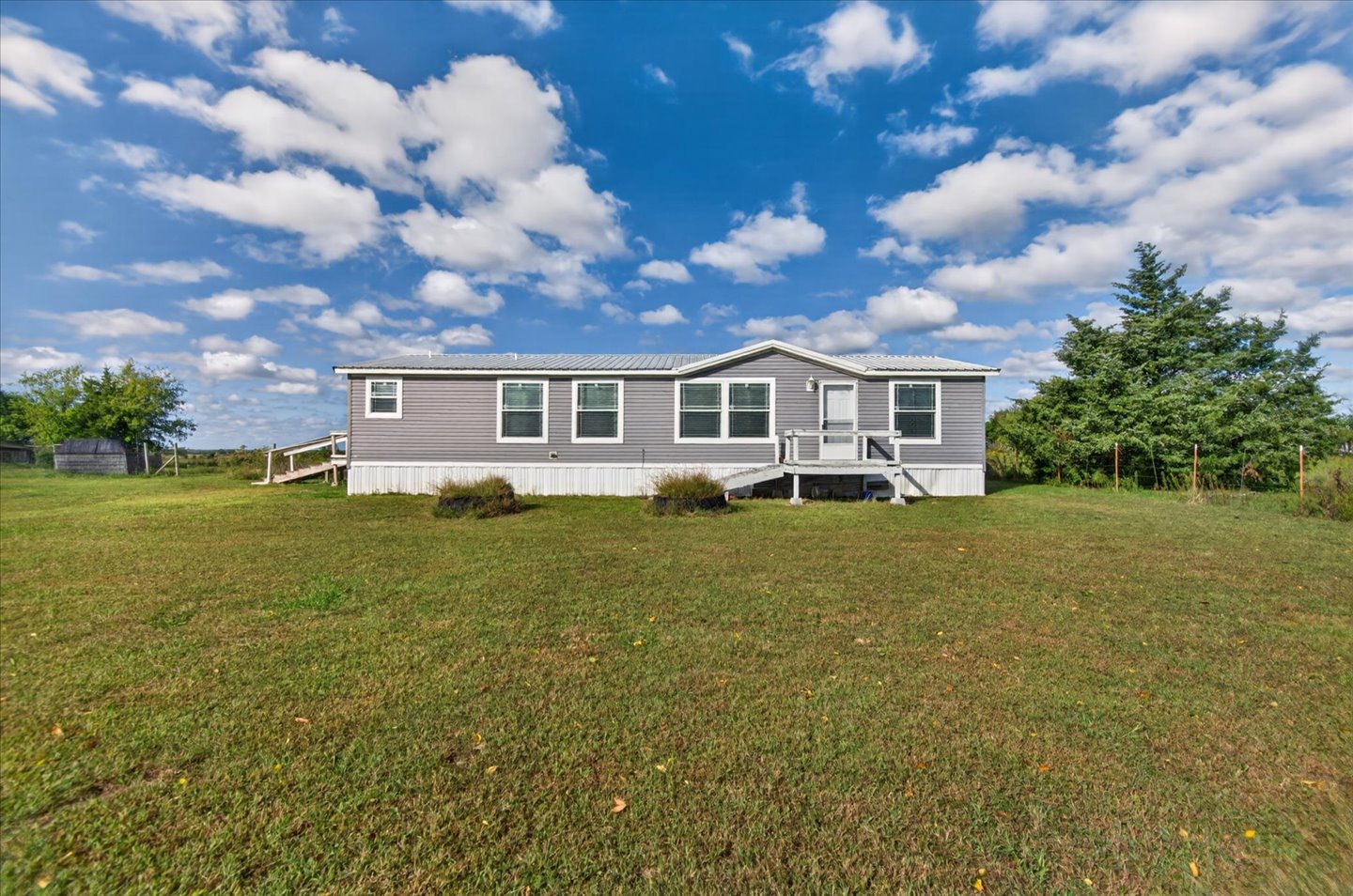 22563 Ns 416 Road Property Photo 1