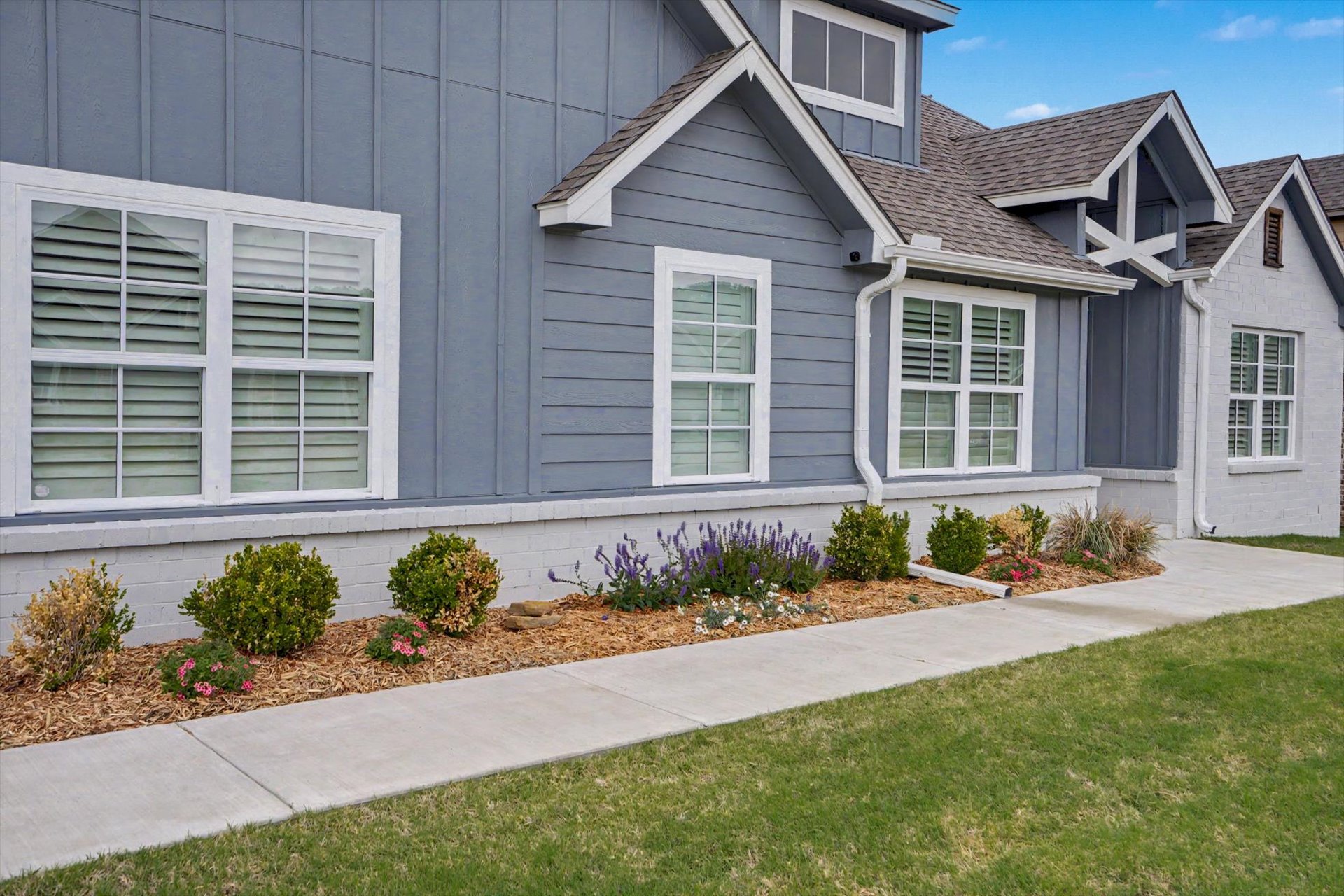 18977 E Ridgeline Road Property Photo 4