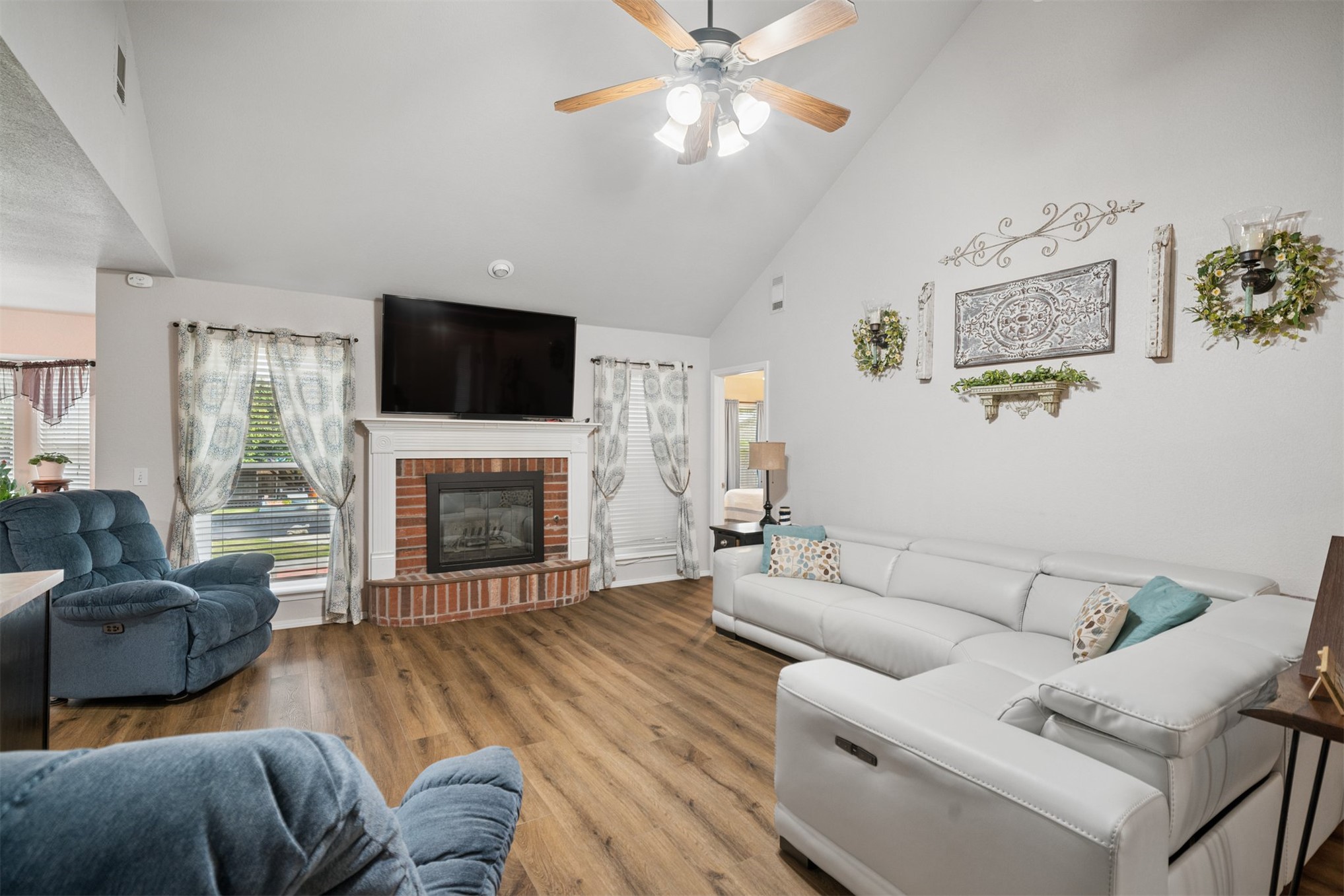 8105 S Elder Avenue Property Photo 11