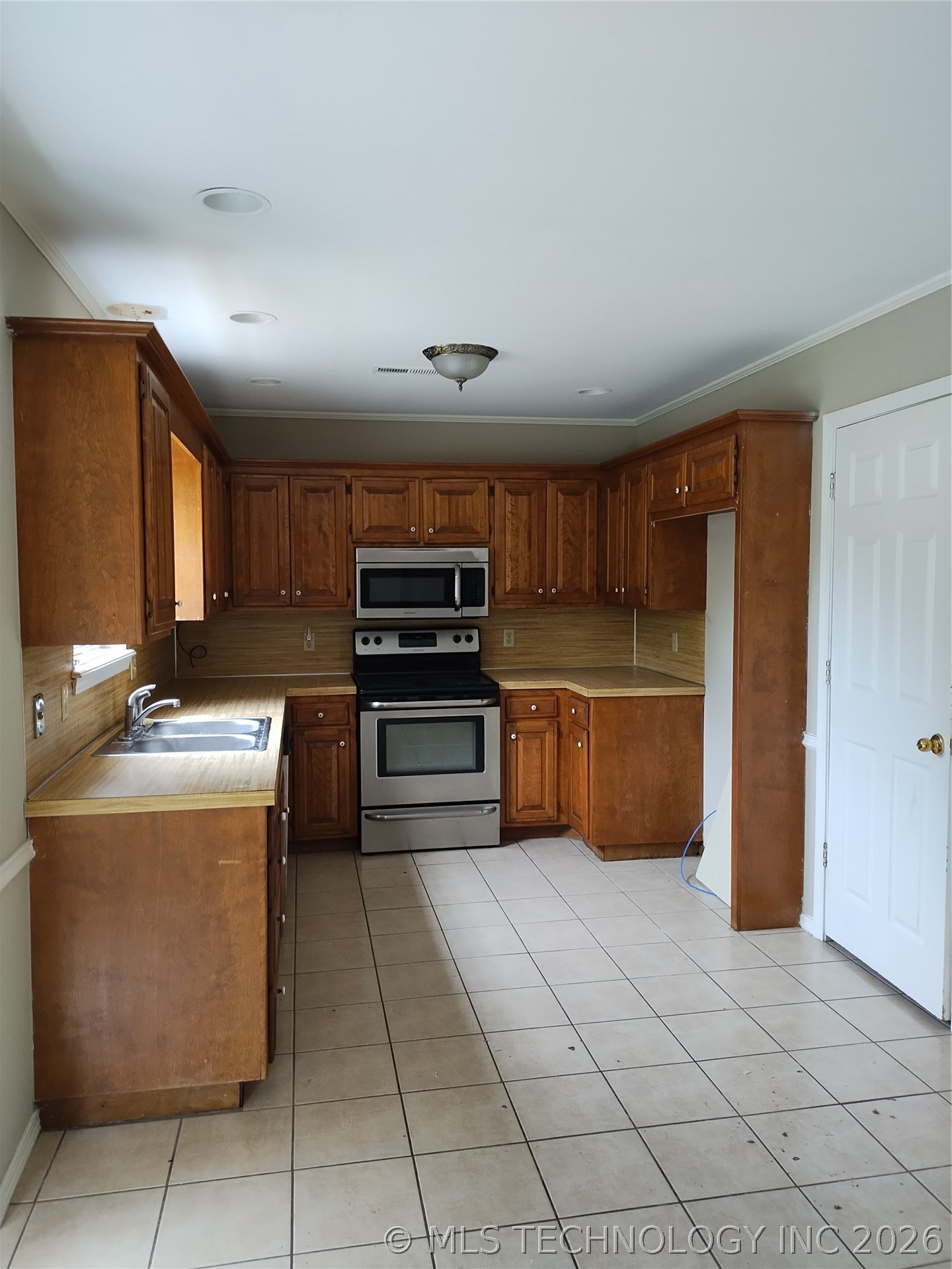 1309 W Jefferson Street Property Photo 2