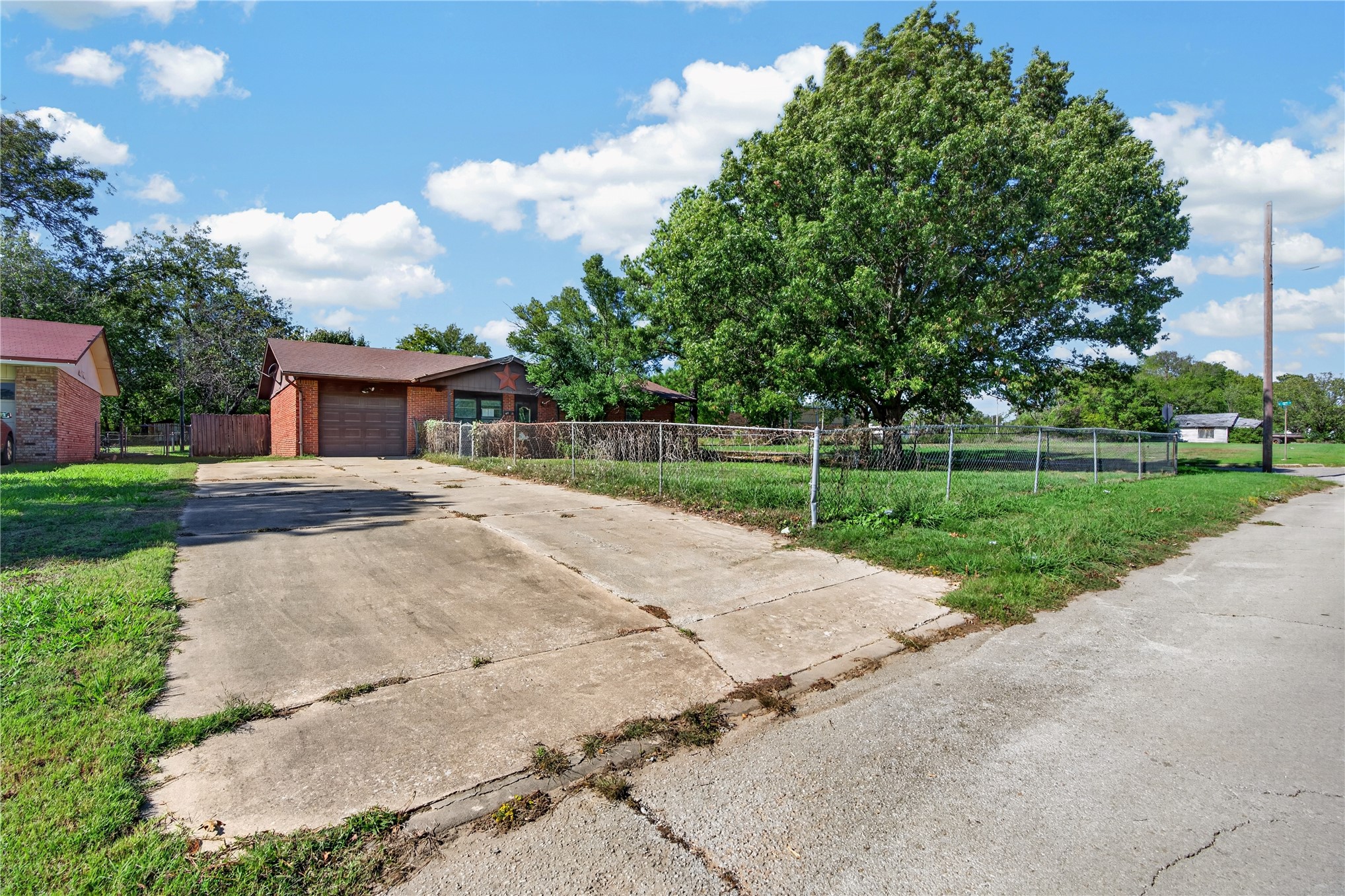 1209 S Wewoka Property Photo 1