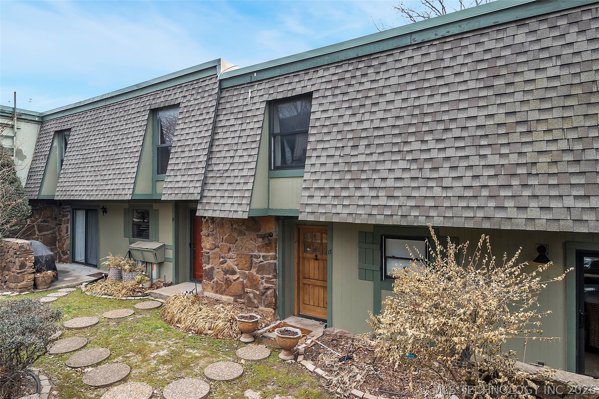450779 E 341 17 Property Photo 1