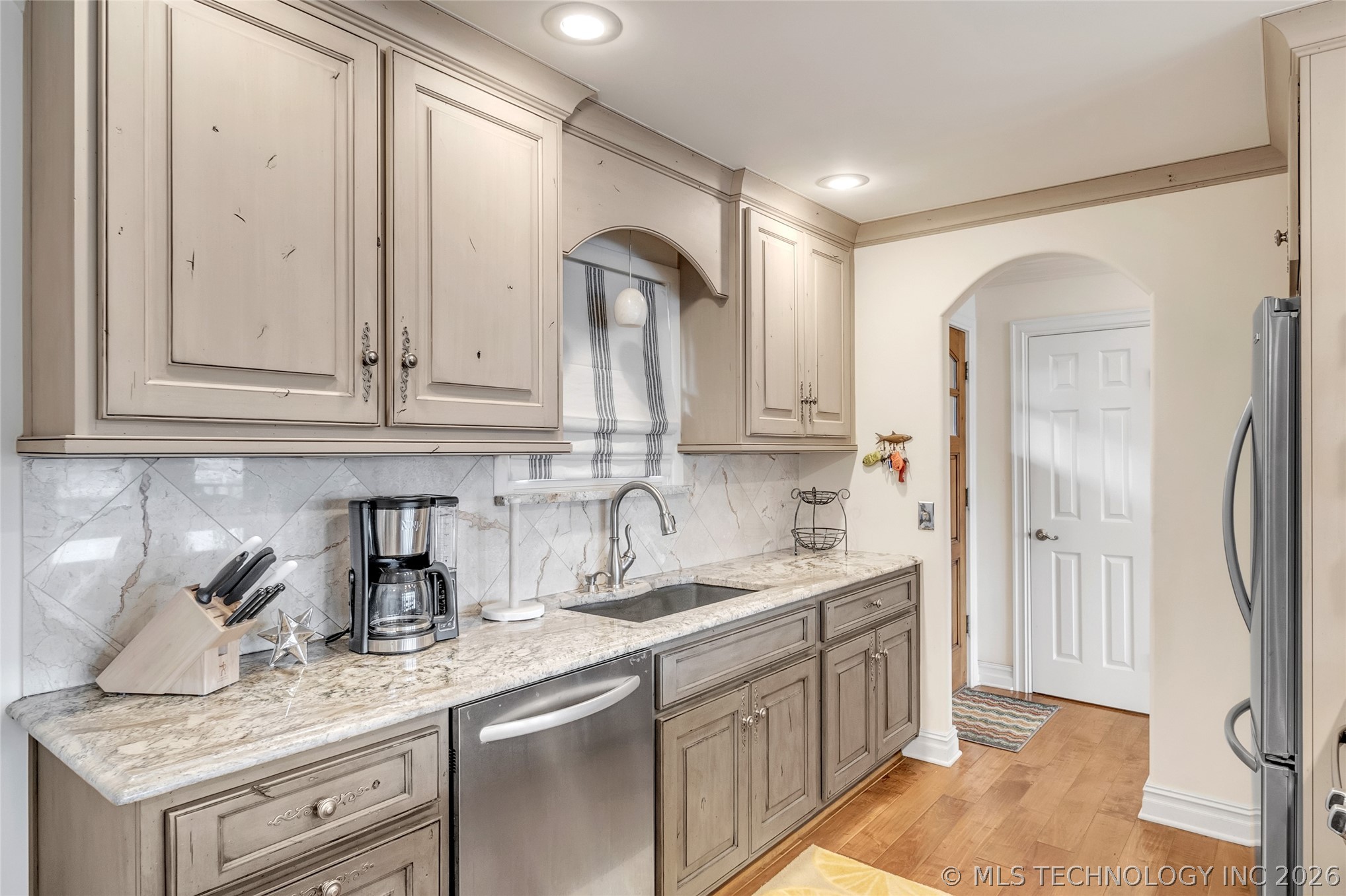 450779 E 341 17 Property Photo 10