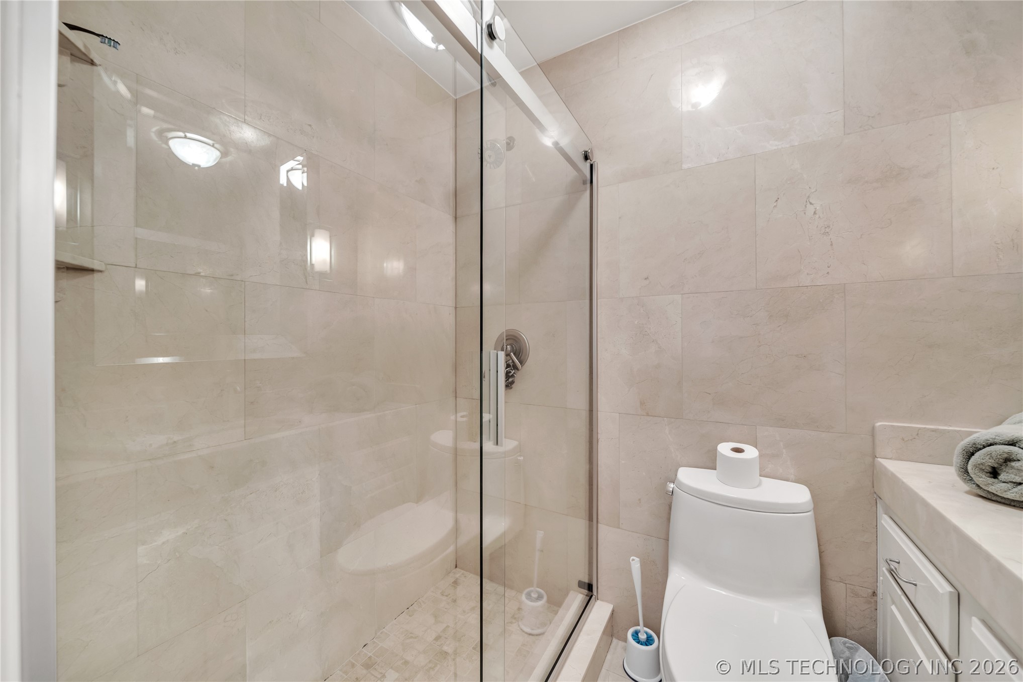450779 E 341 17 Property Photo 17
