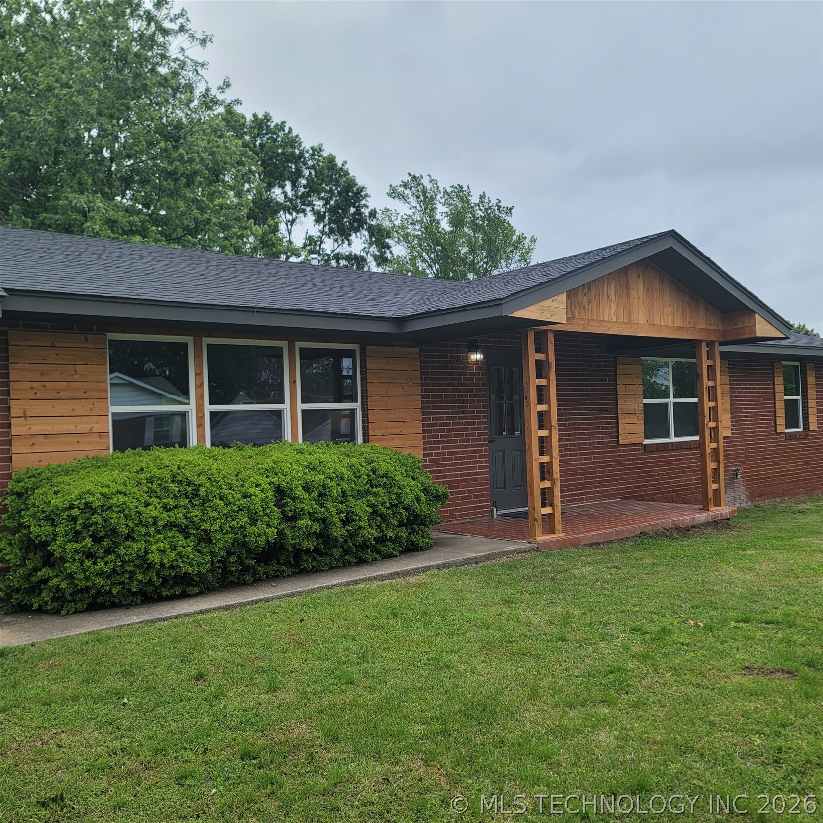 4410 Denison Street S Property Photo 2