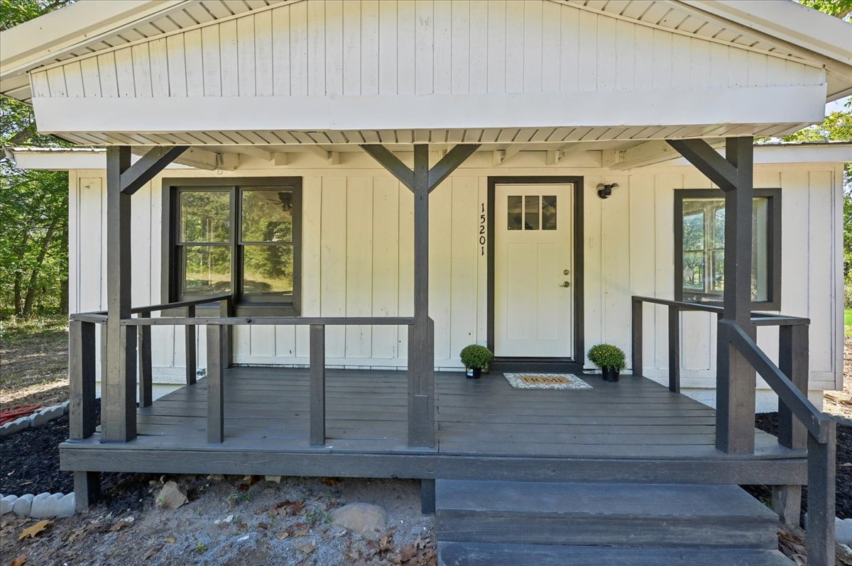 15201 Indian Road Property Photo 3