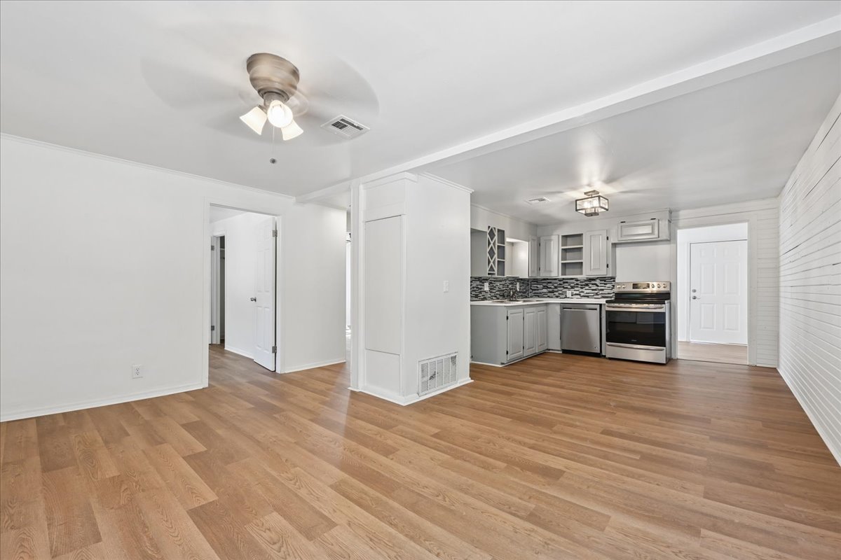 15201 Indian Road Property Photo 6