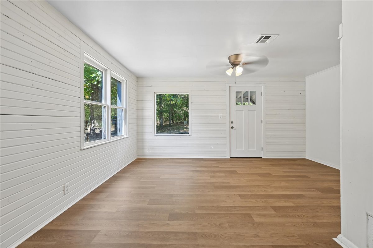 15201 Indian Road Property Photo 7