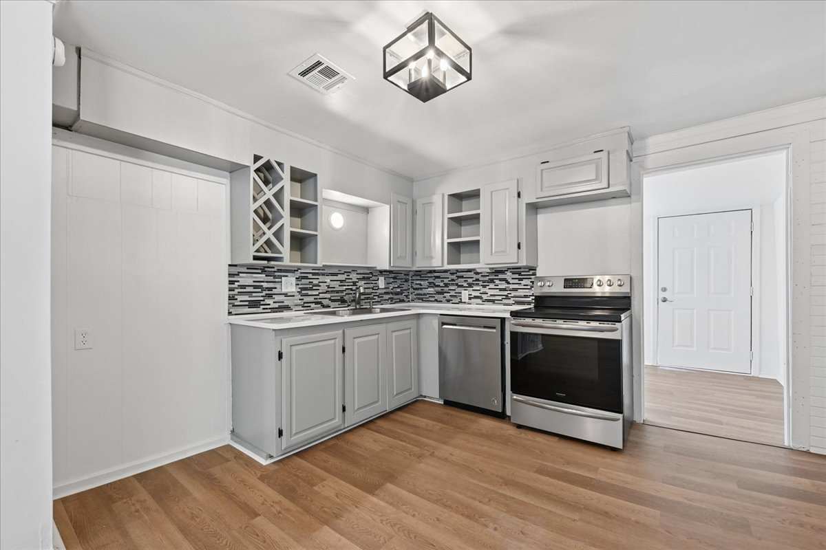 15201 Indian Road Property Photo 10