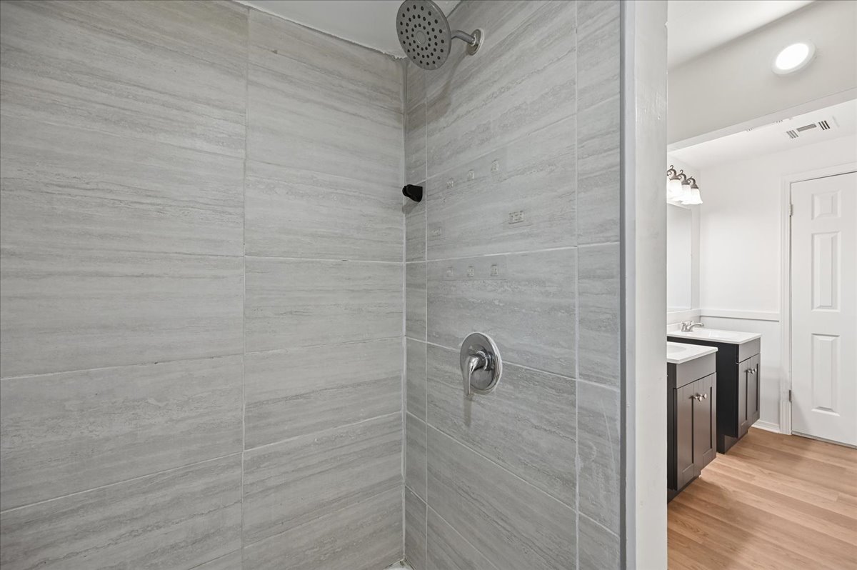 15201 Indian Road Property Photo 18