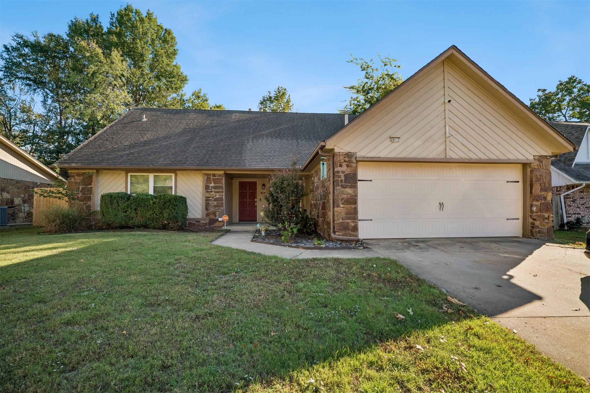 2613 W Toledo Street Property Photo 1