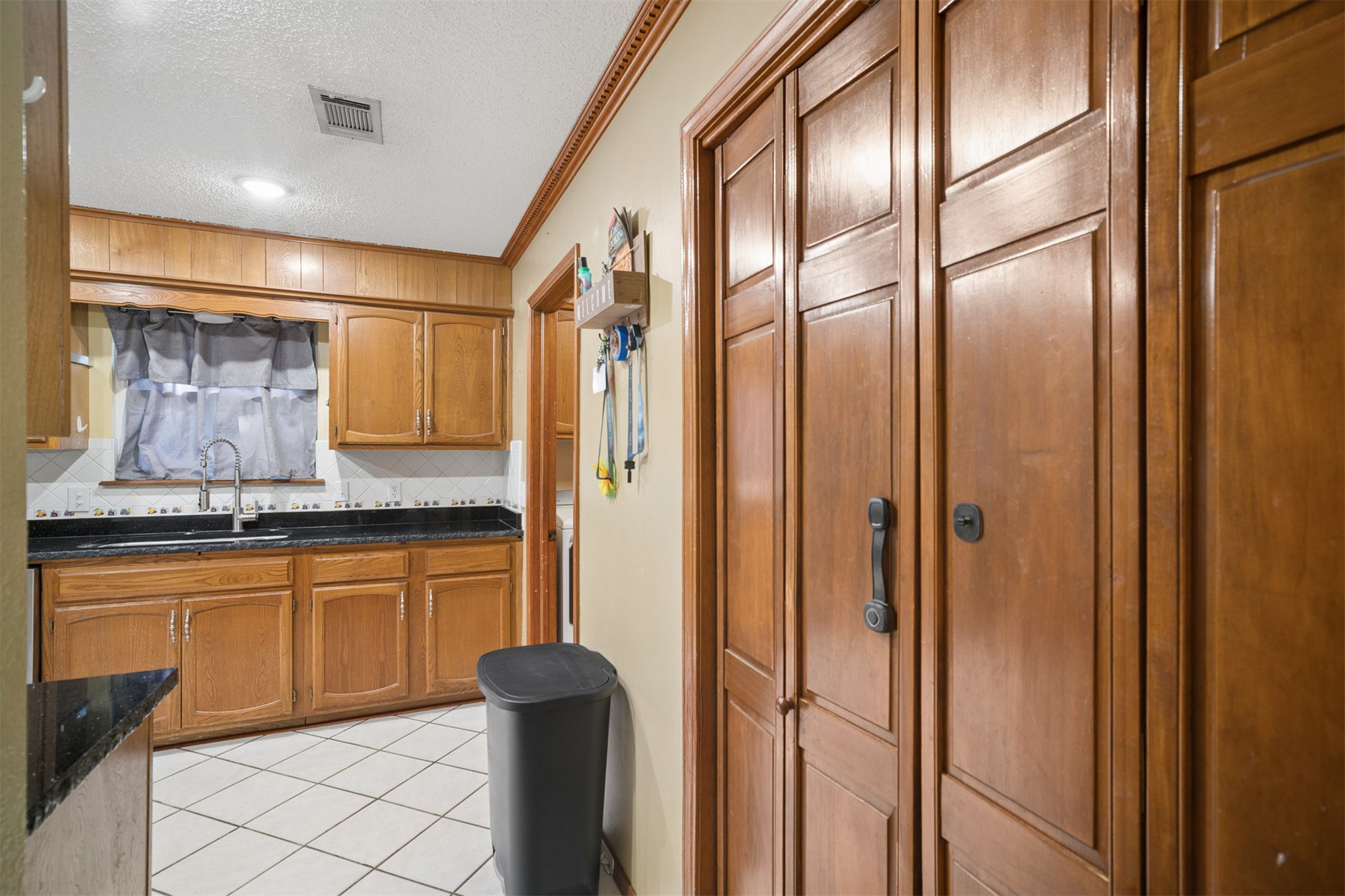 2613 W Toledo Street Property Photo 10