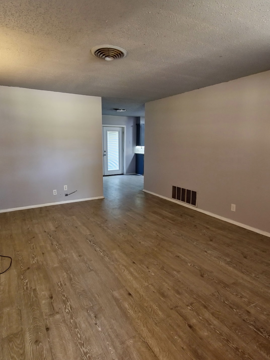 1616 N 10th Avenue Property Photo 2