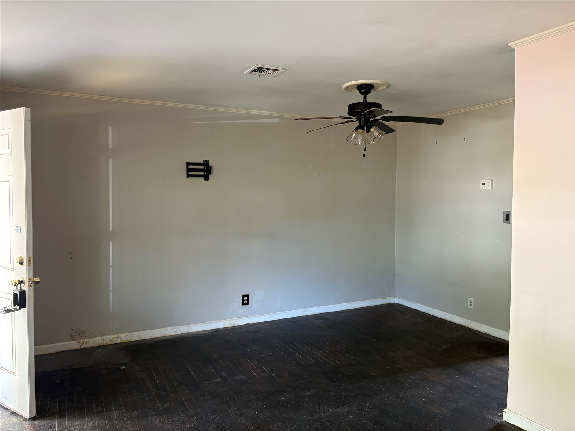 4873 S Vancouver Avenue Property Photo 3