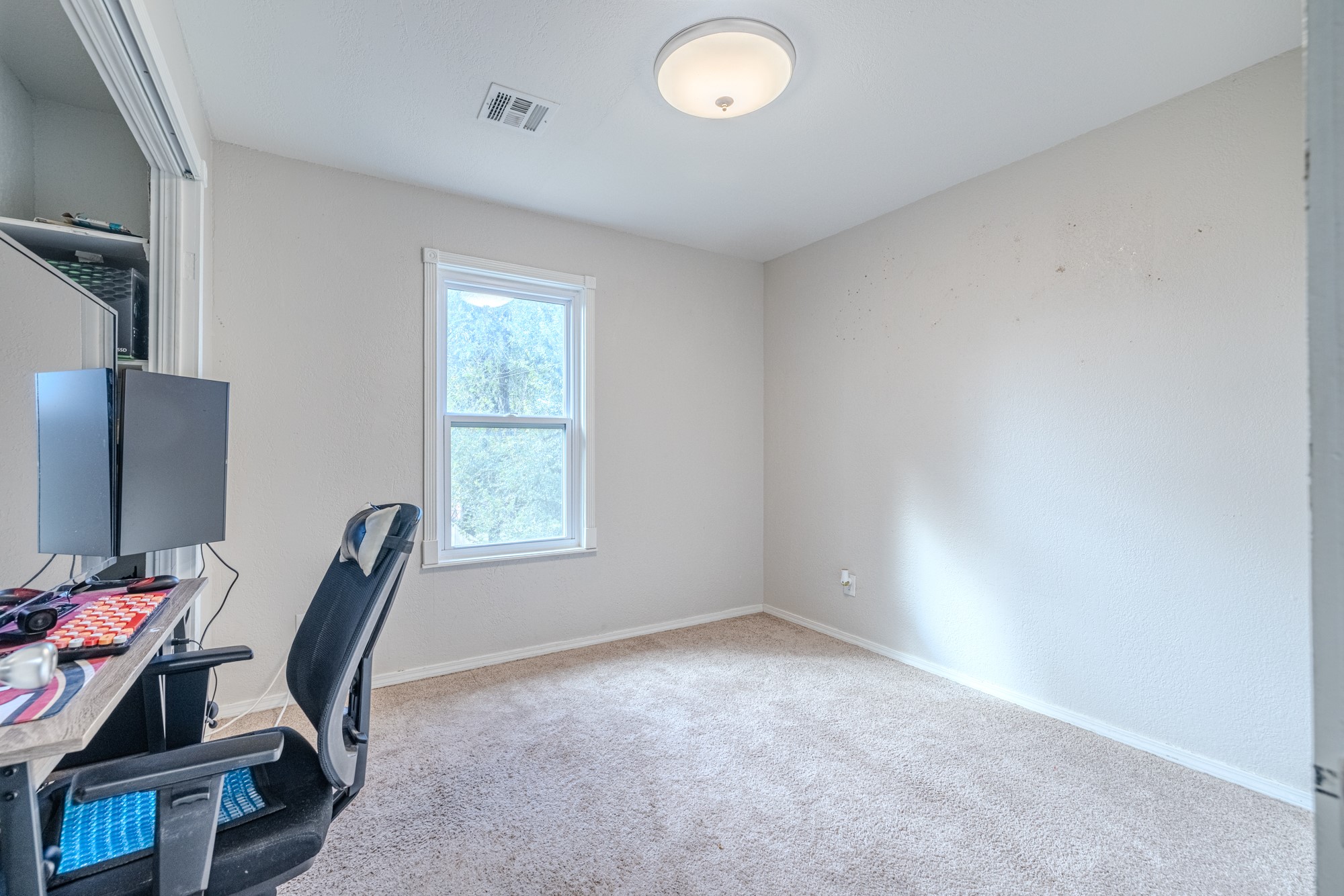 1611 W Broadway Street Property Photo 28
