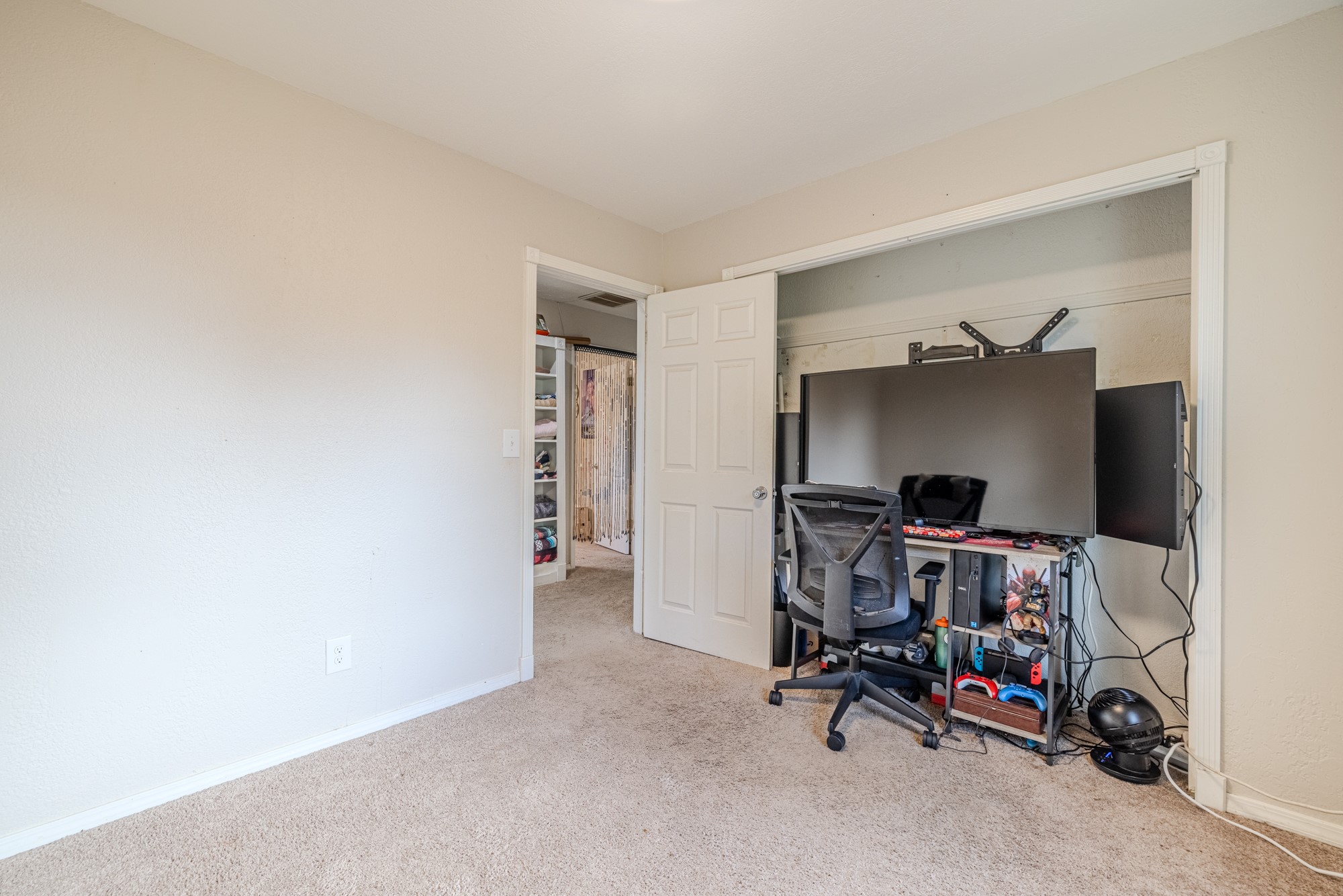 1611 W Broadway Street Property Photo 29