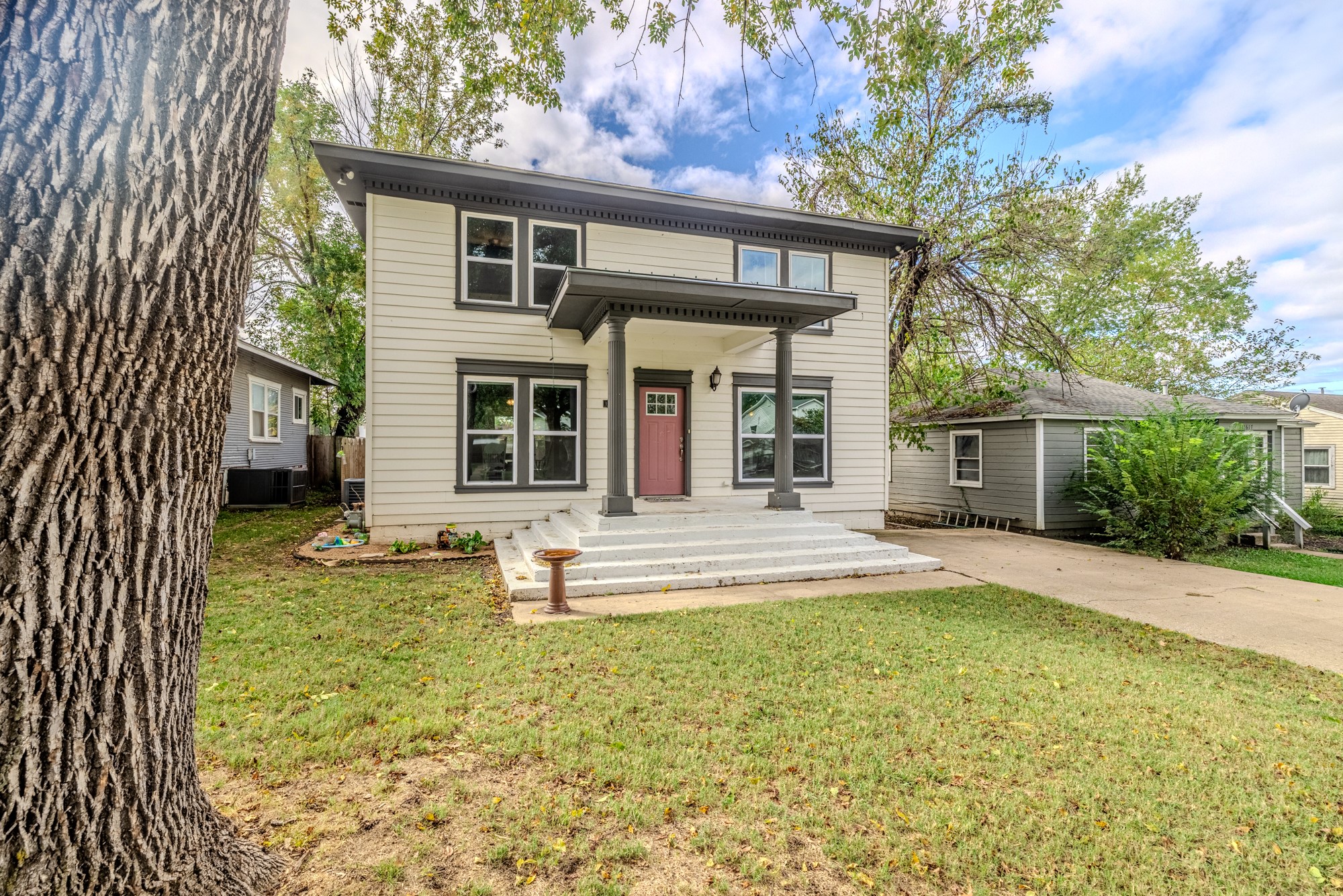 1611 W Broadway Street Property Photo 40