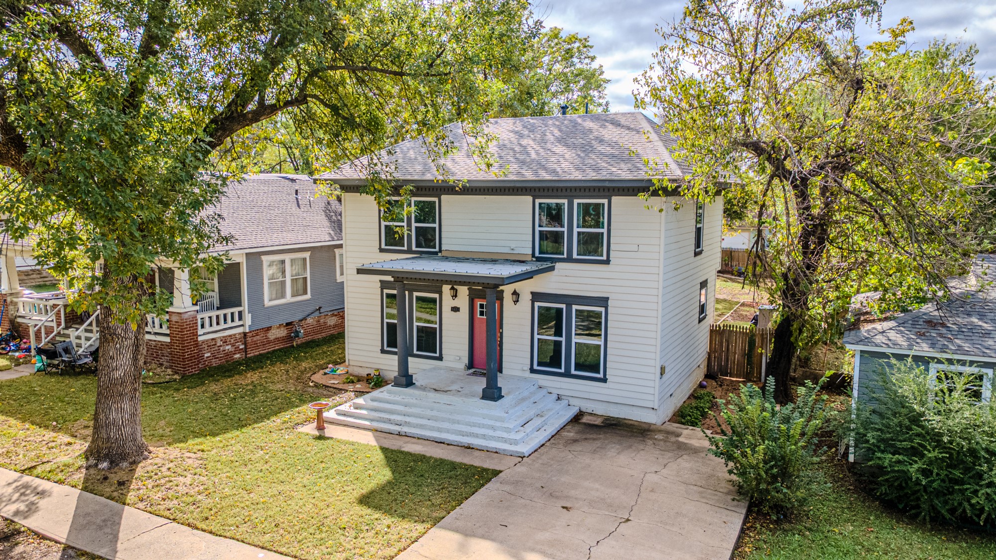 1611 W Broadway Street Property Photo 42