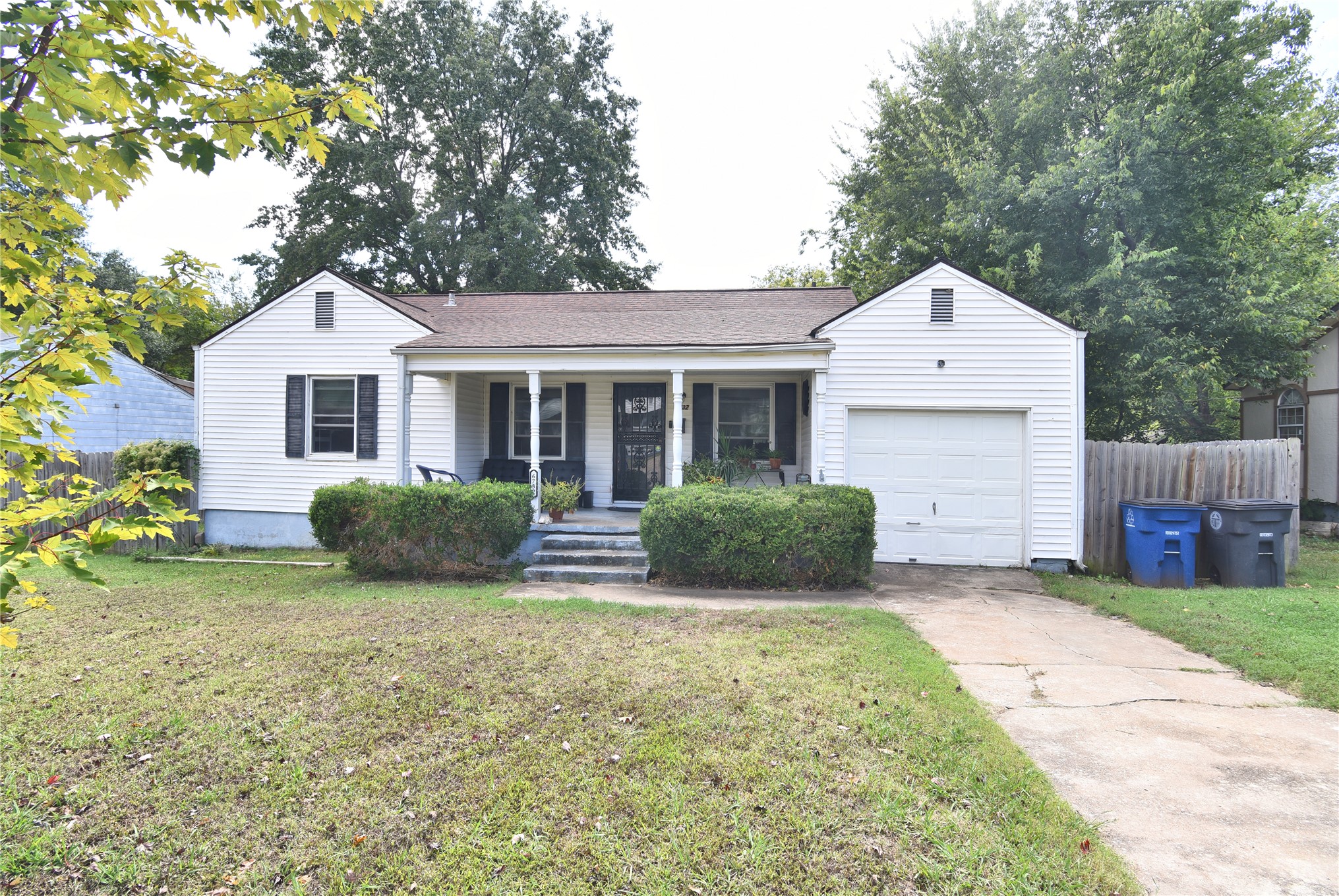 6732 E 5th Place Property Photo 1