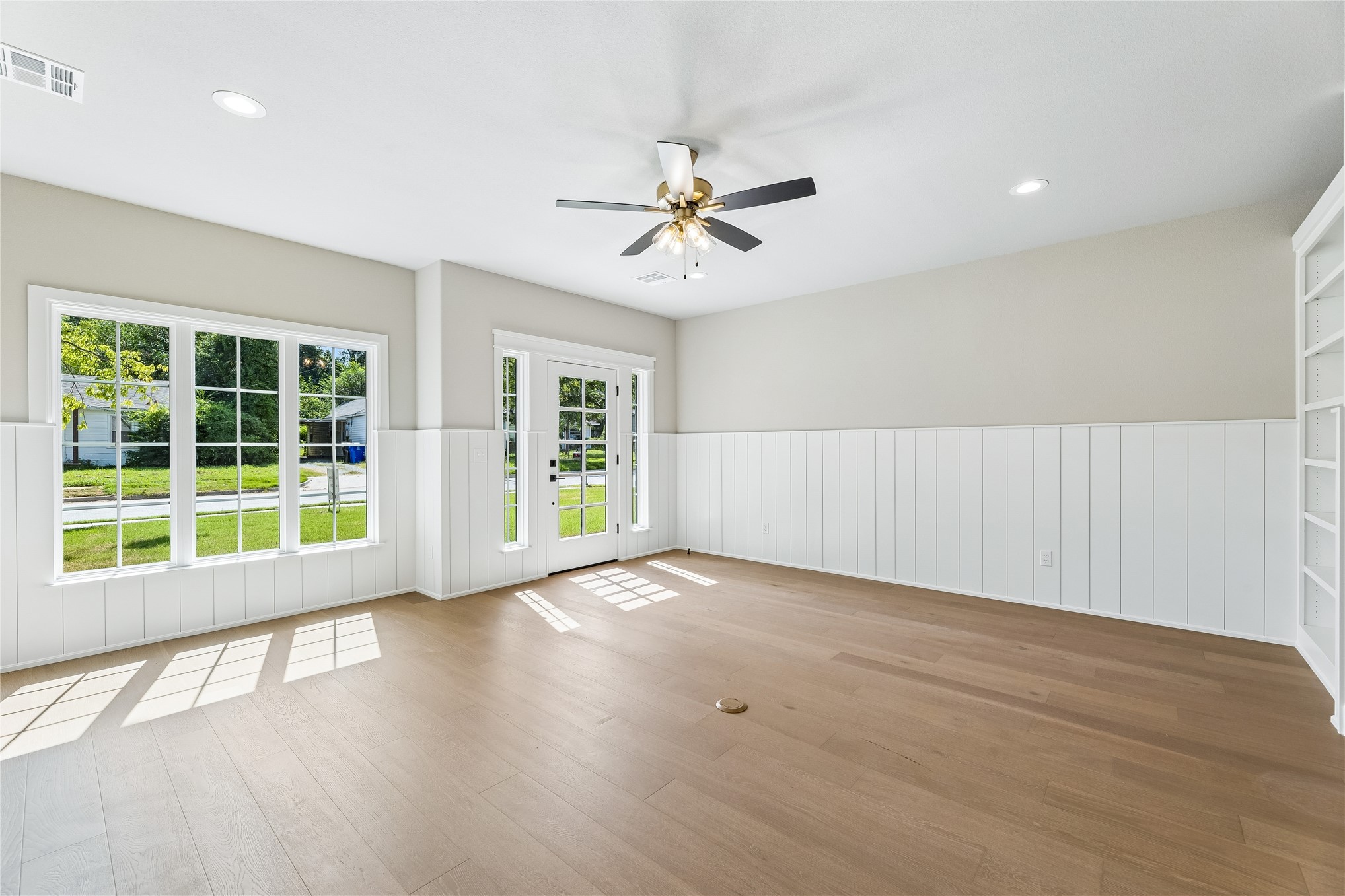 810 N Cedar Avenue Property Photo 11