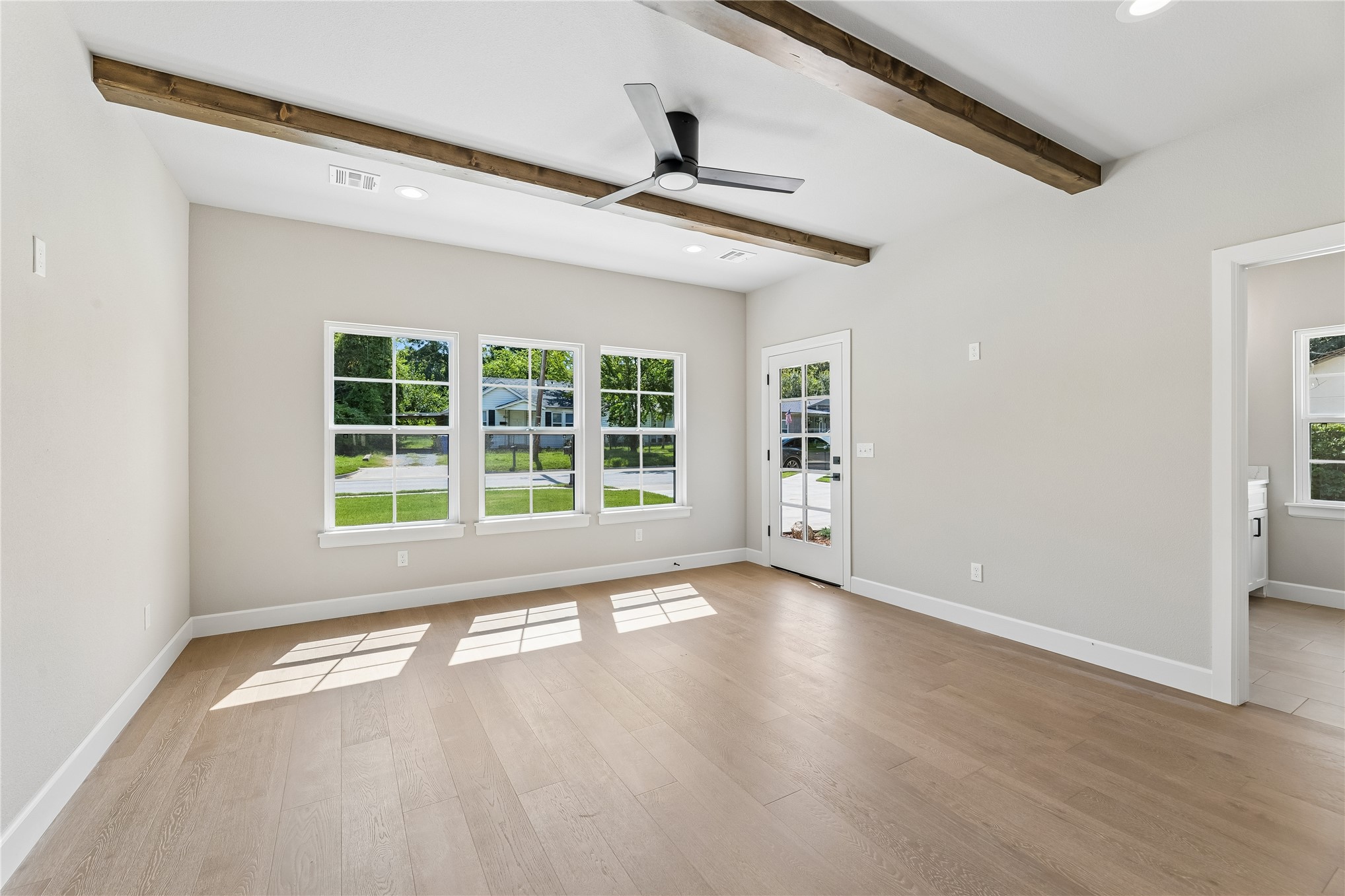 810 N Cedar Avenue Property Photo 26