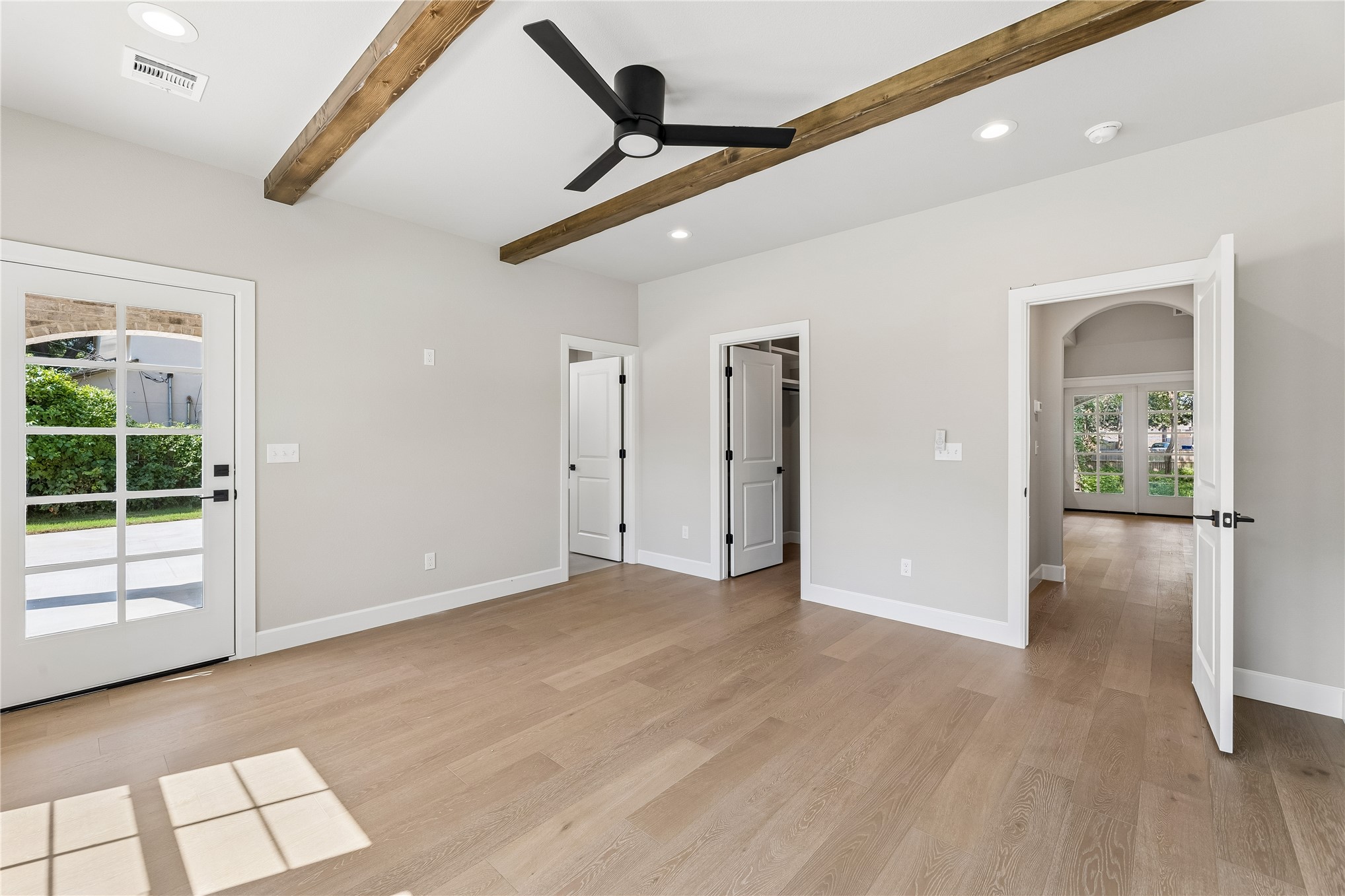 810 N Cedar Avenue Property Photo 27
