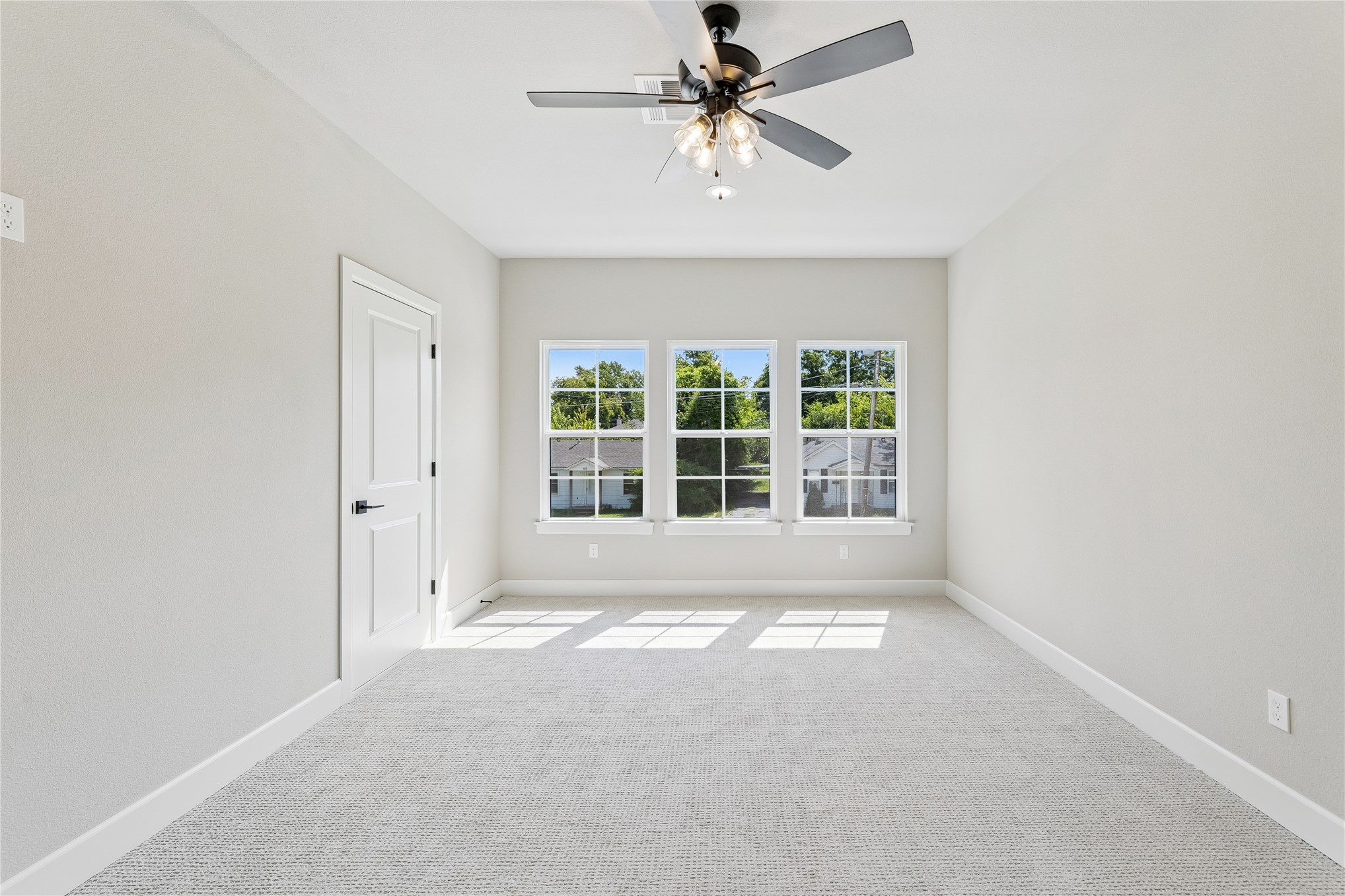 810 N Cedar Avenue Property Photo 36