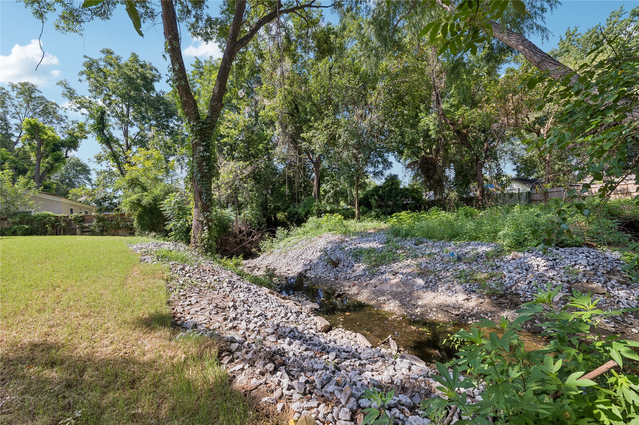 810 N Cedar Avenue Property Photo 44
