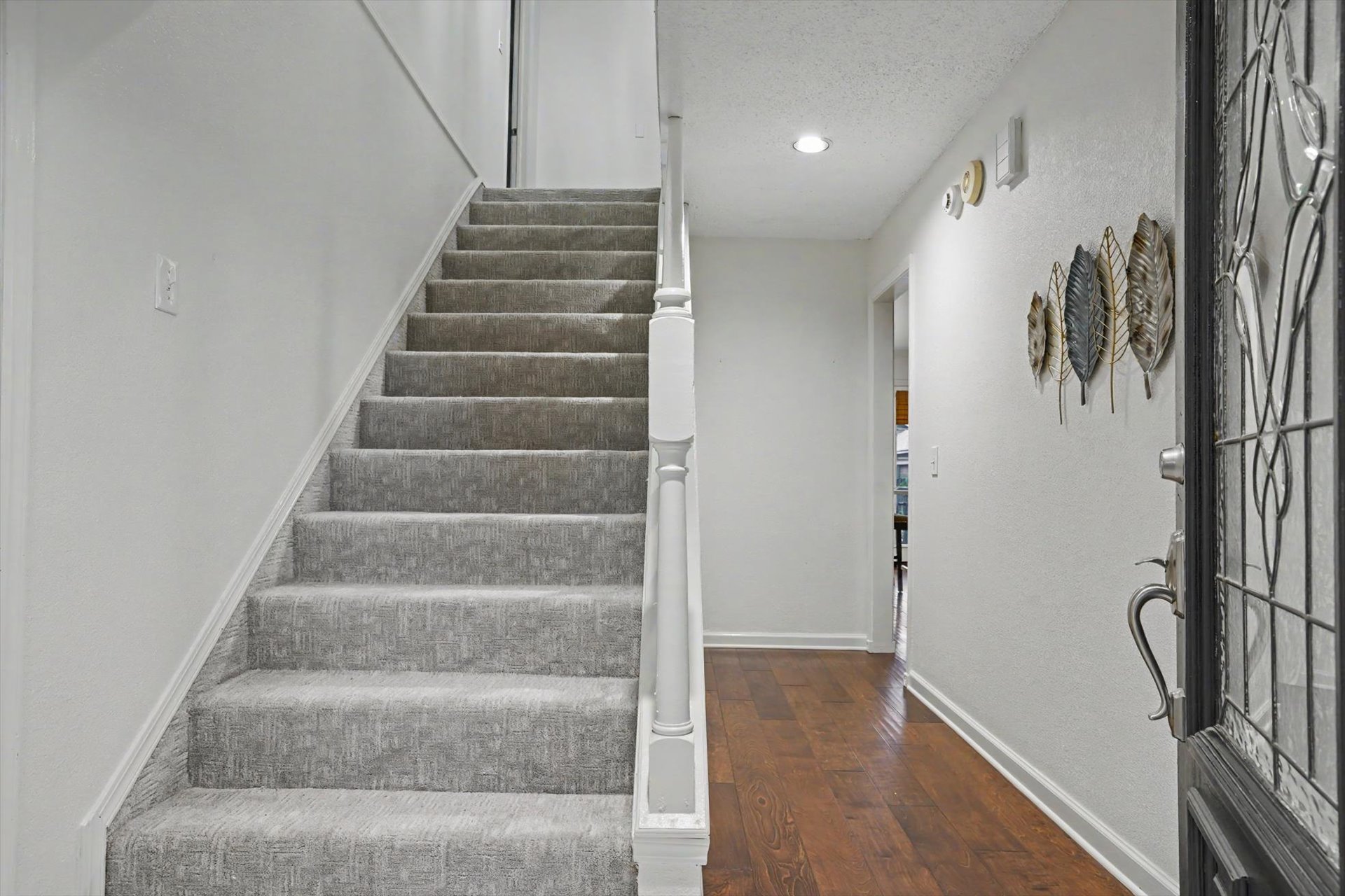 707 W Utica Street Property Photo 4
