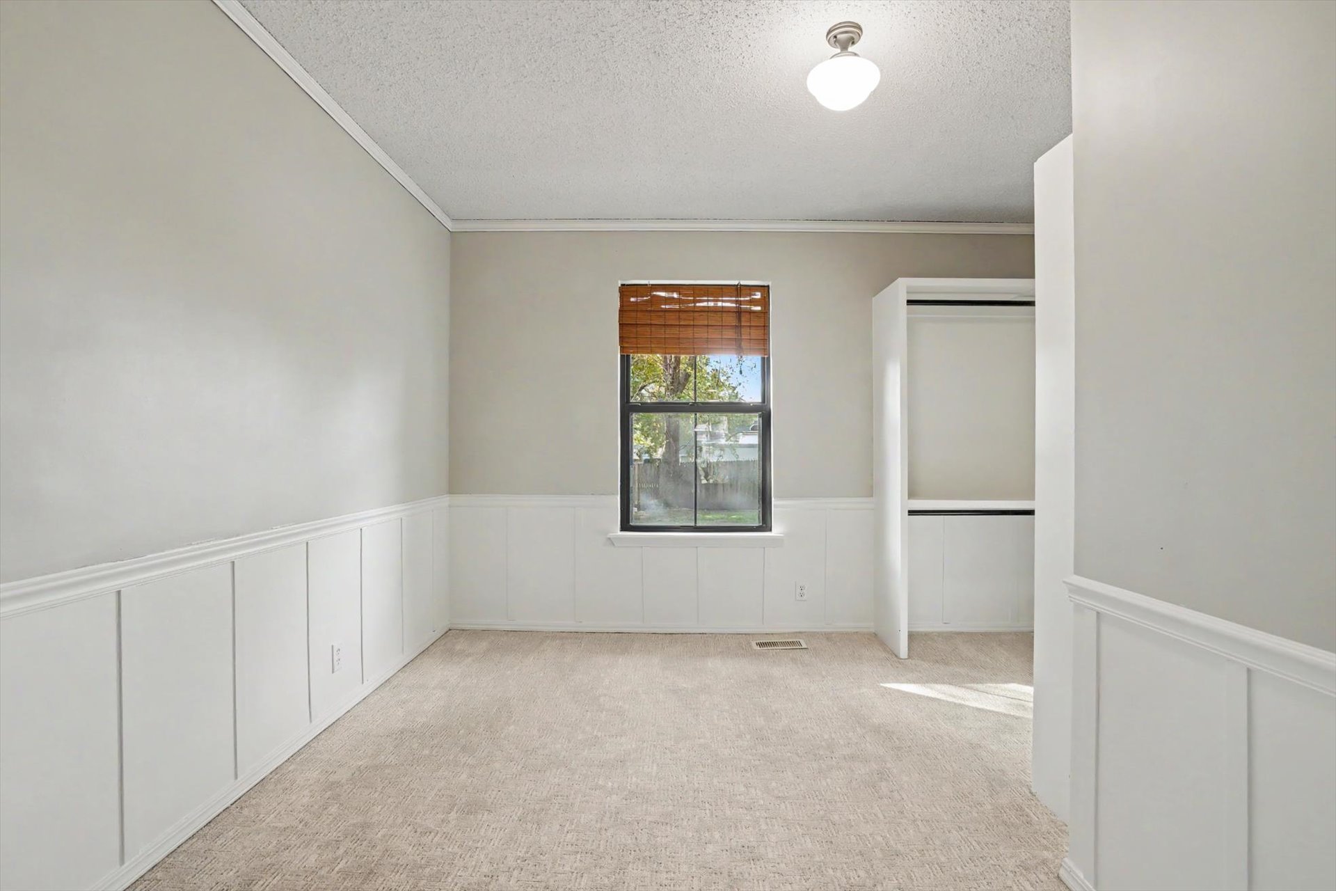 707 W Utica Street Property Photo 22