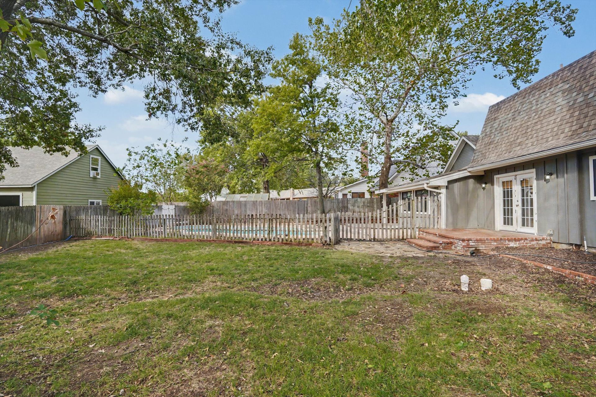 707 W Utica Street Property Photo 45
