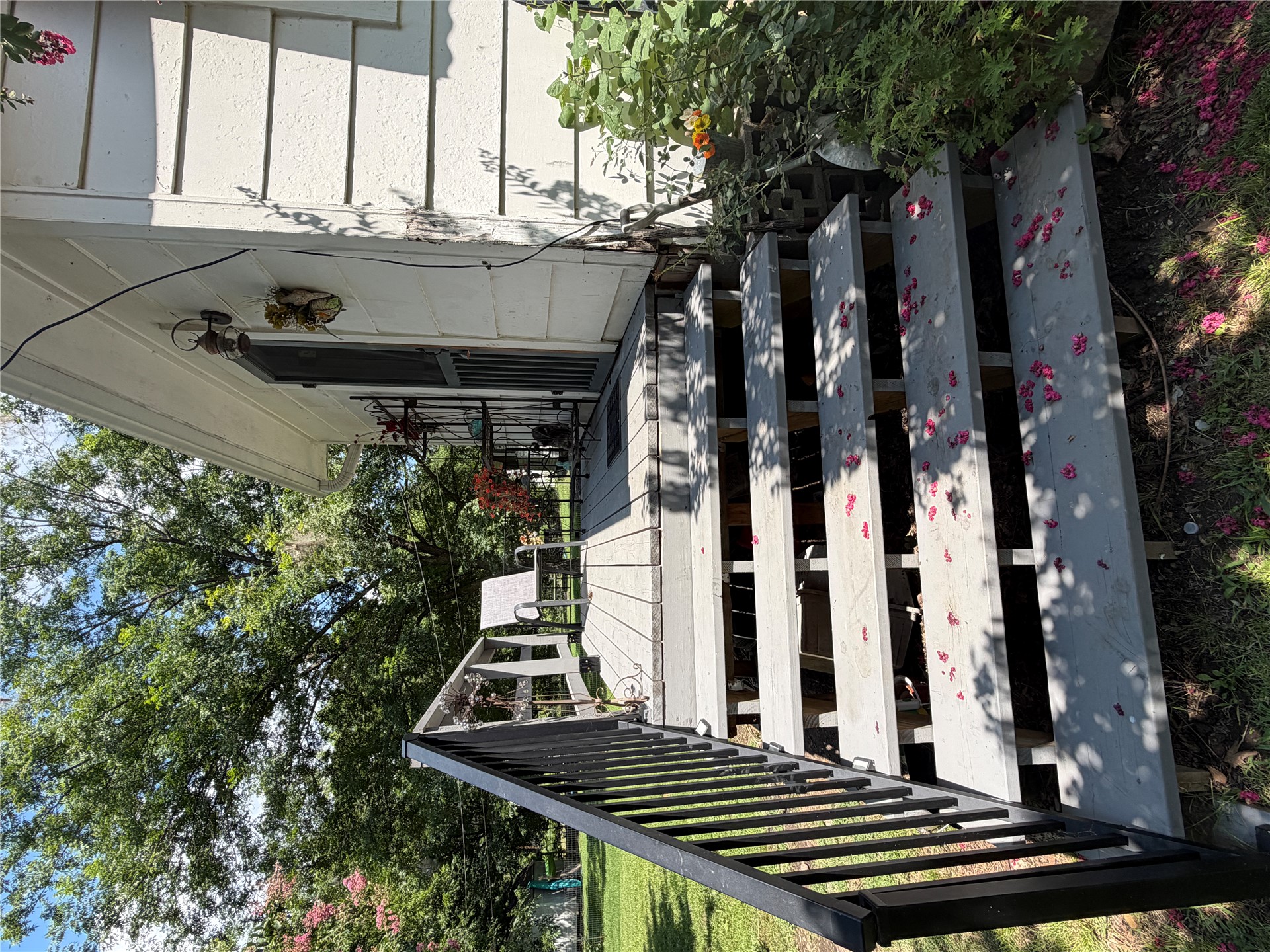 301 E Ada Street Property Photo 4