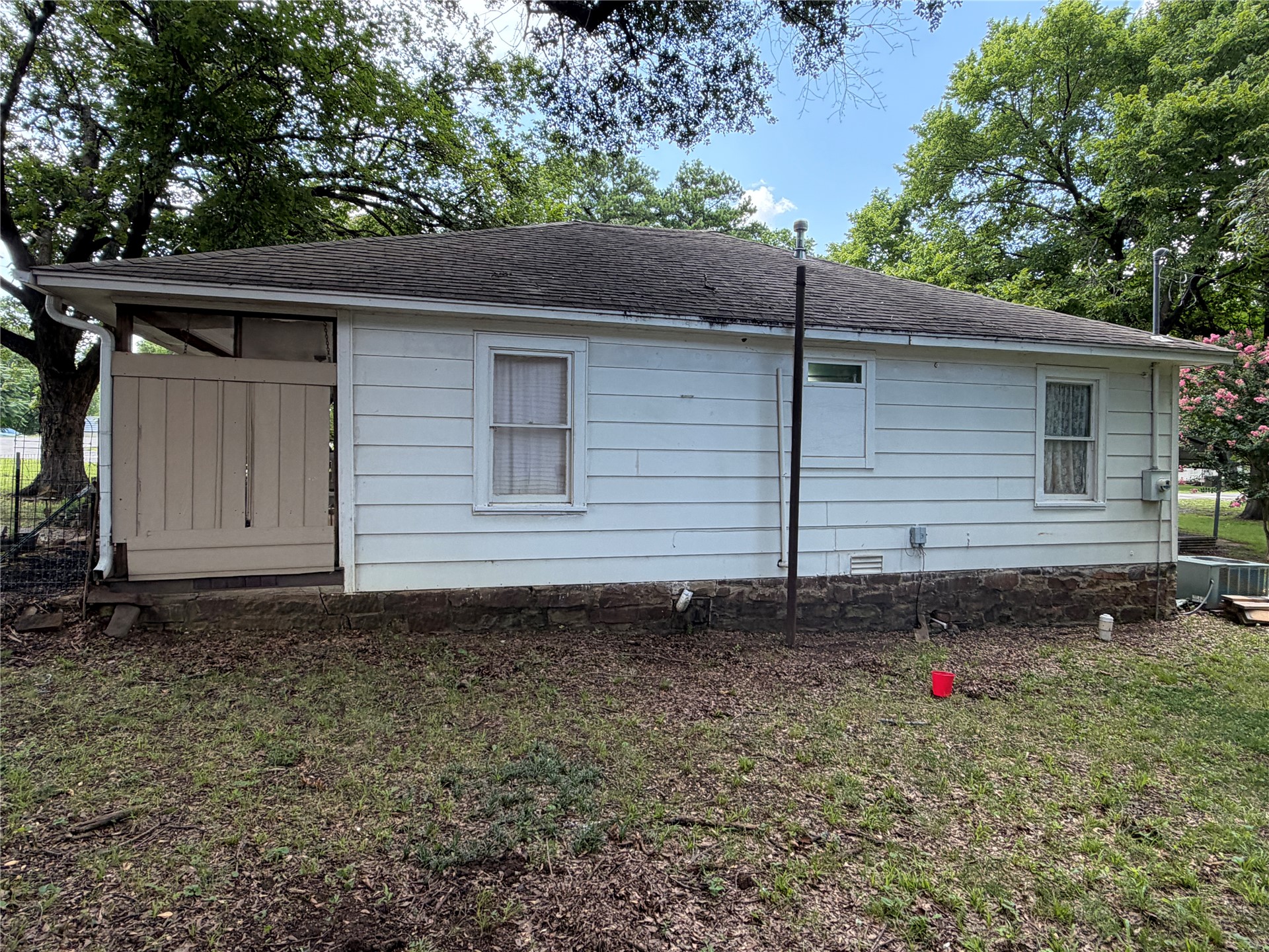 301 E Ada Street Property Photo 5