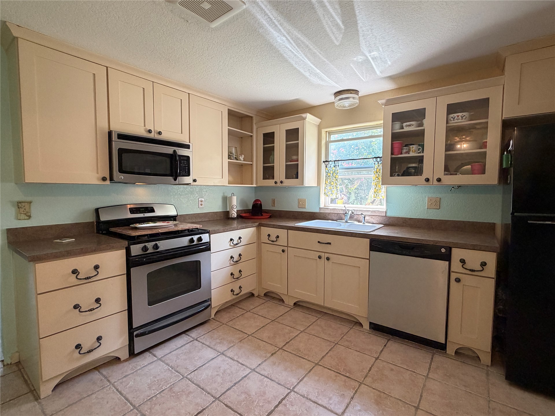 301 E Ada Street Property Photo 11