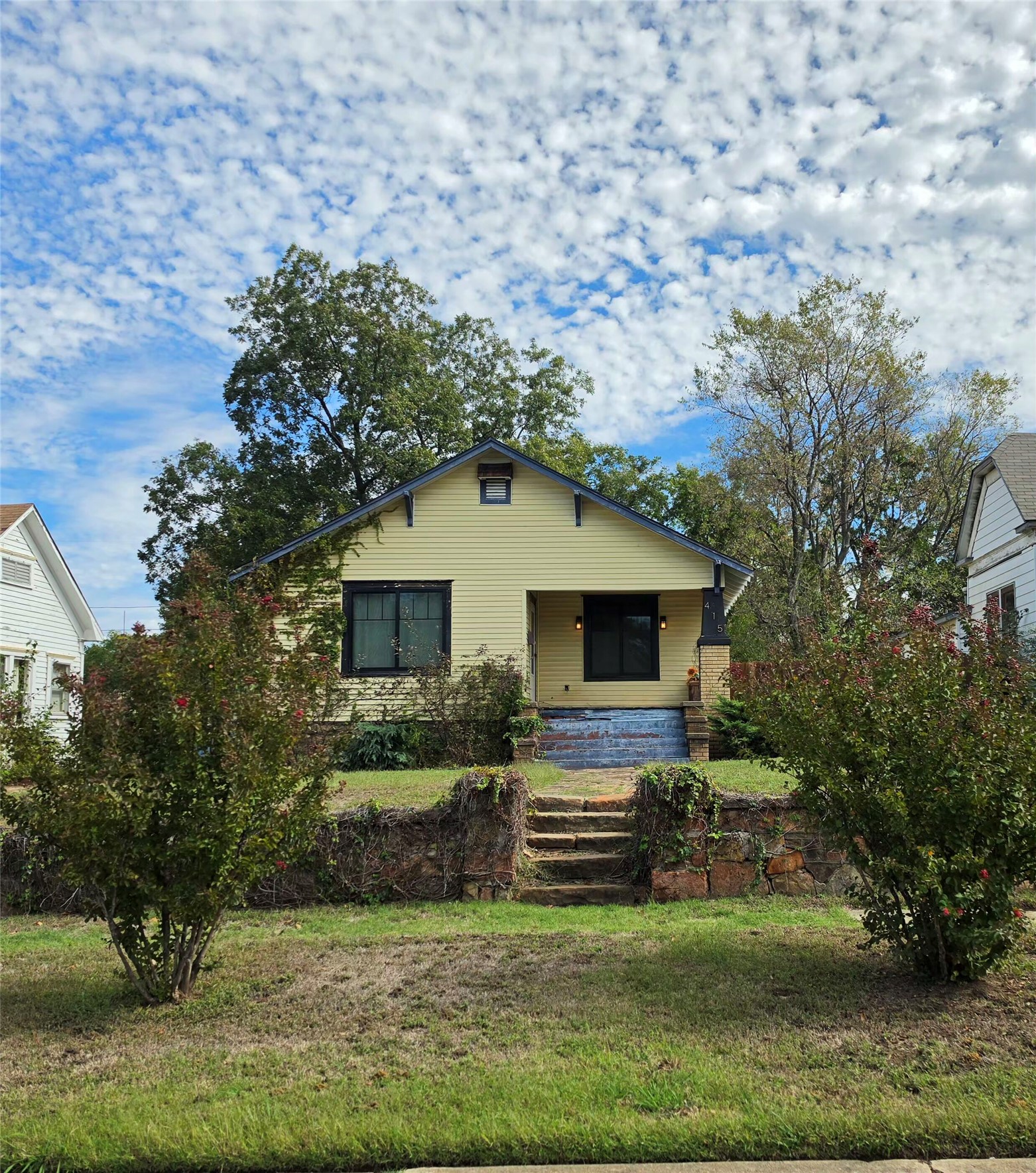 415 S Oak Street Property Photo 1