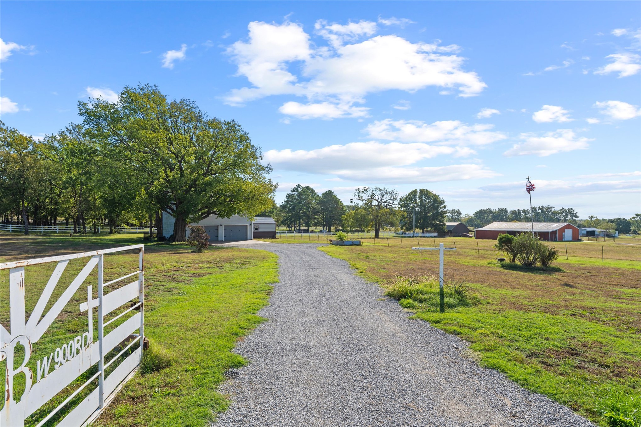 393881 W 900 Road Property Photo 1