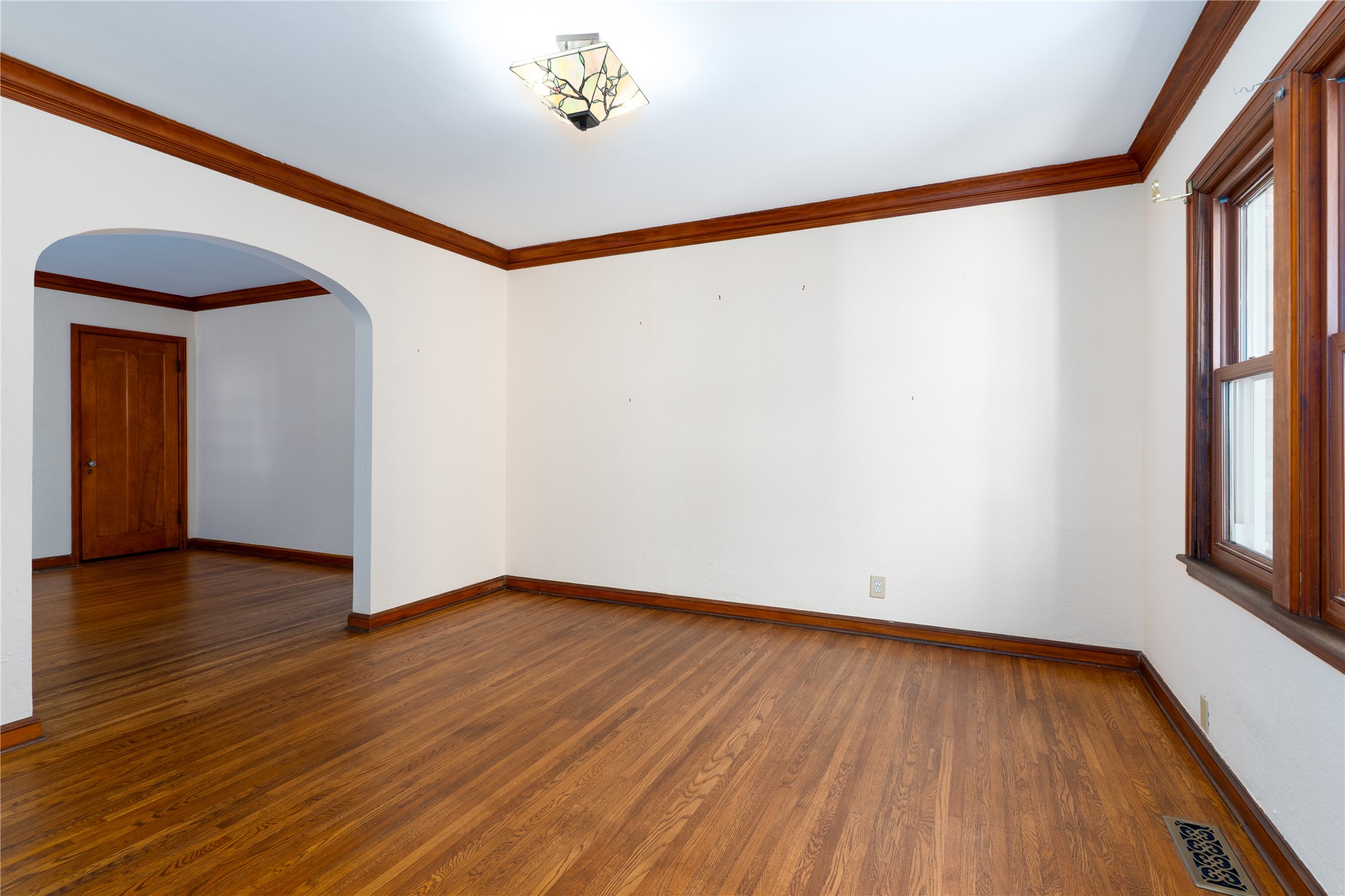 1604 S Lewis Place Property Photo 4