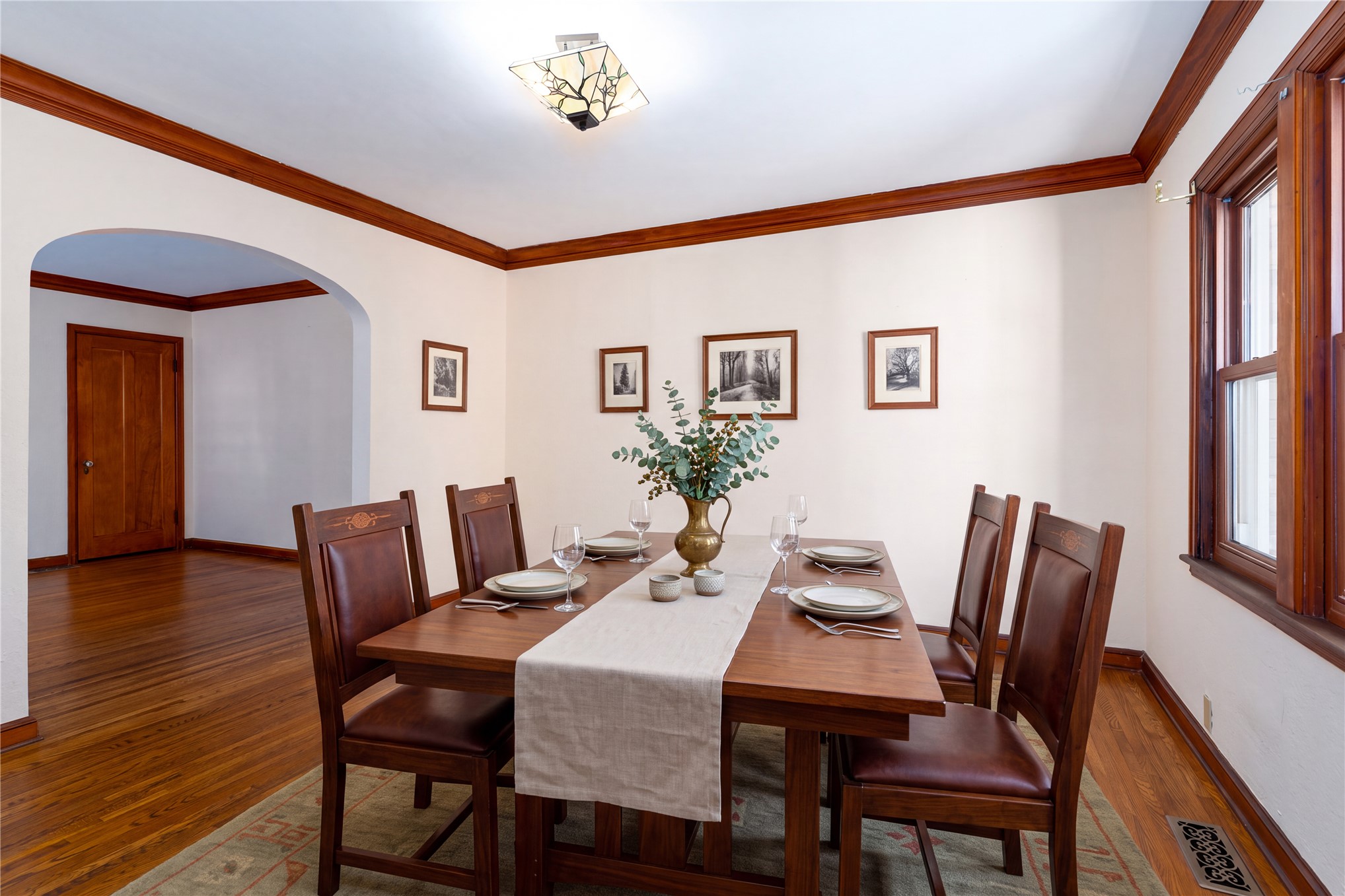 1604 S Lewis Place Property Photo 5