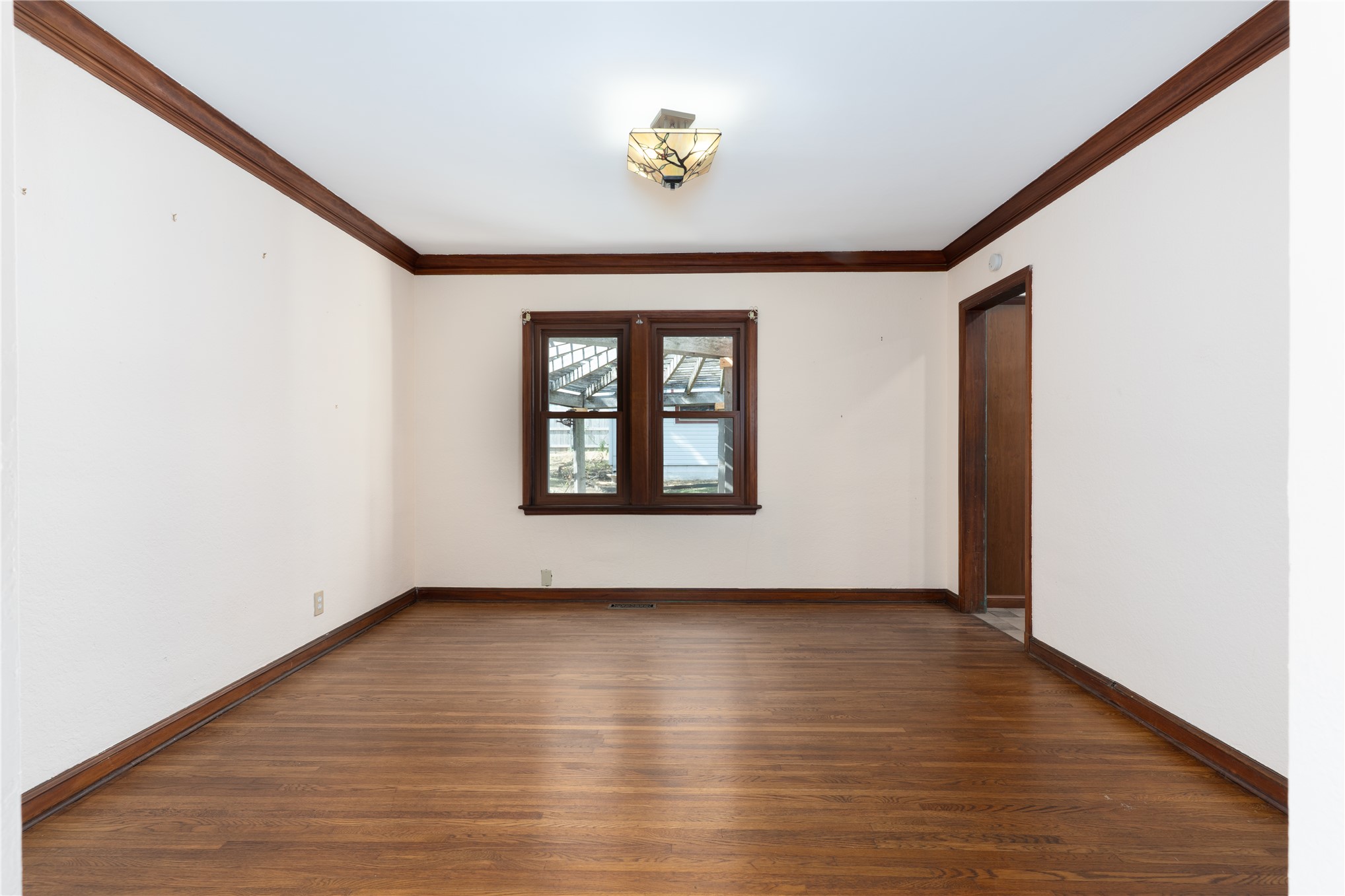 1604 S Lewis Place Property Photo 9