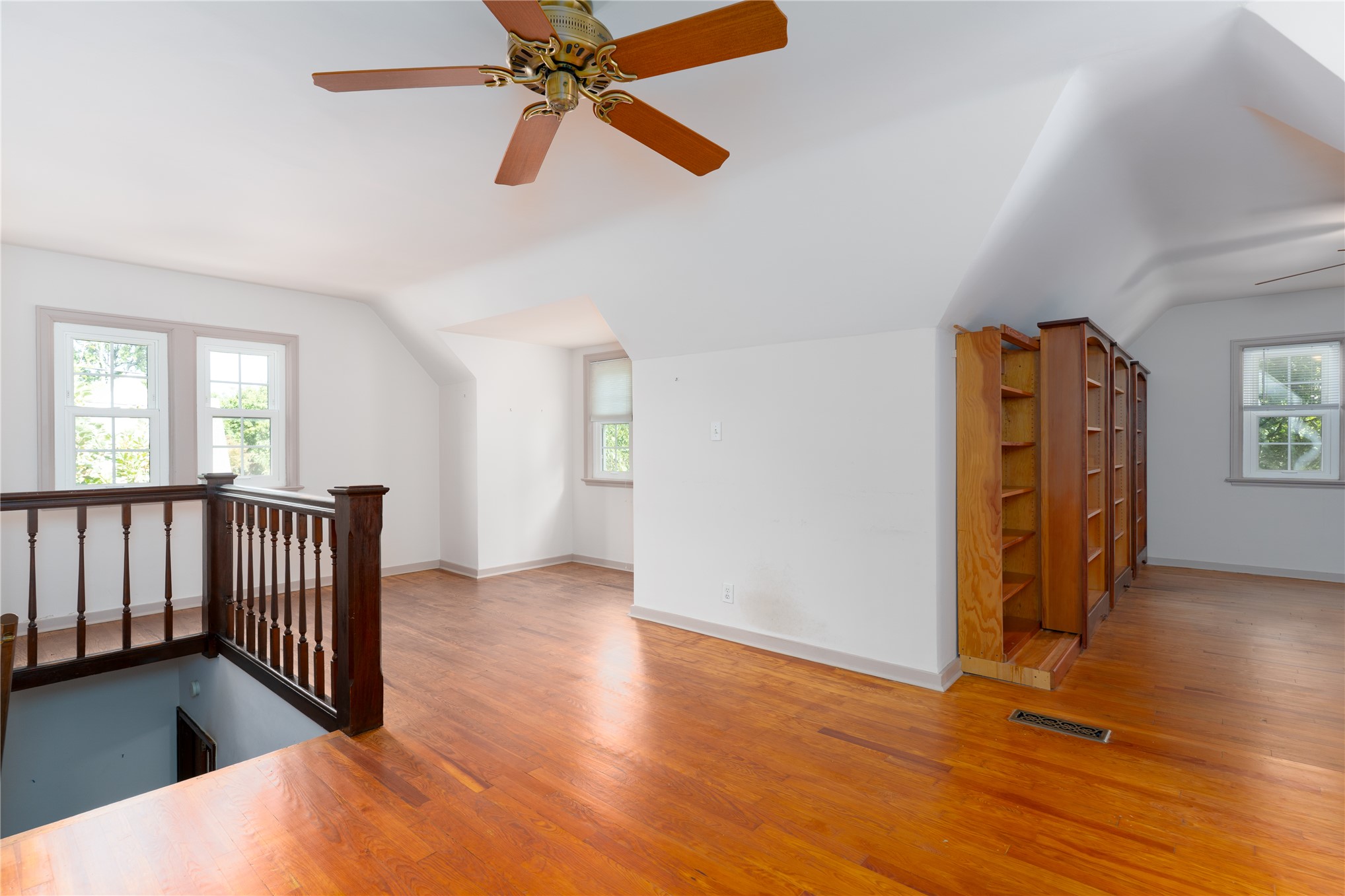 1604 S Lewis Place Property Photo 14