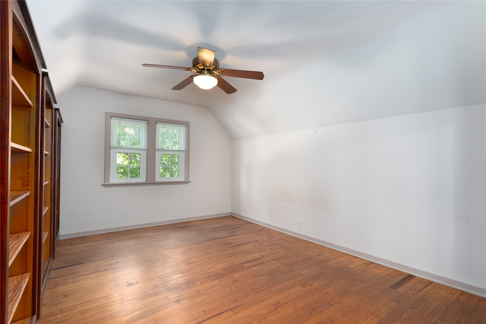 1604 S Lewis Place Property Photo 15