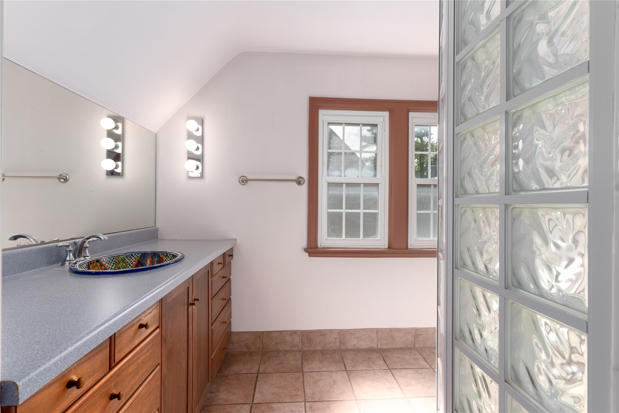 1604 S Lewis Place Property Photo 18