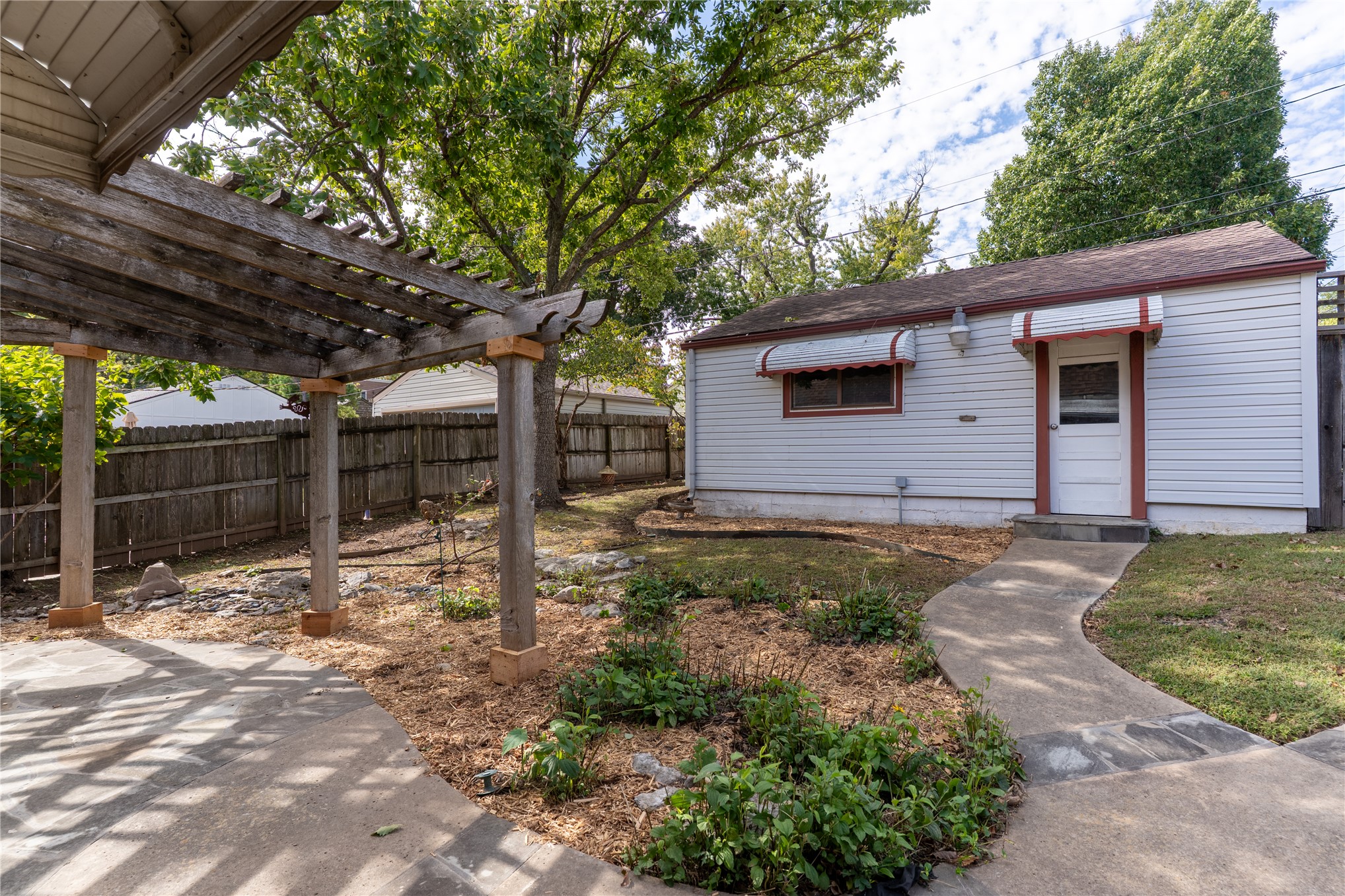 1604 S Lewis Place Property Photo 19