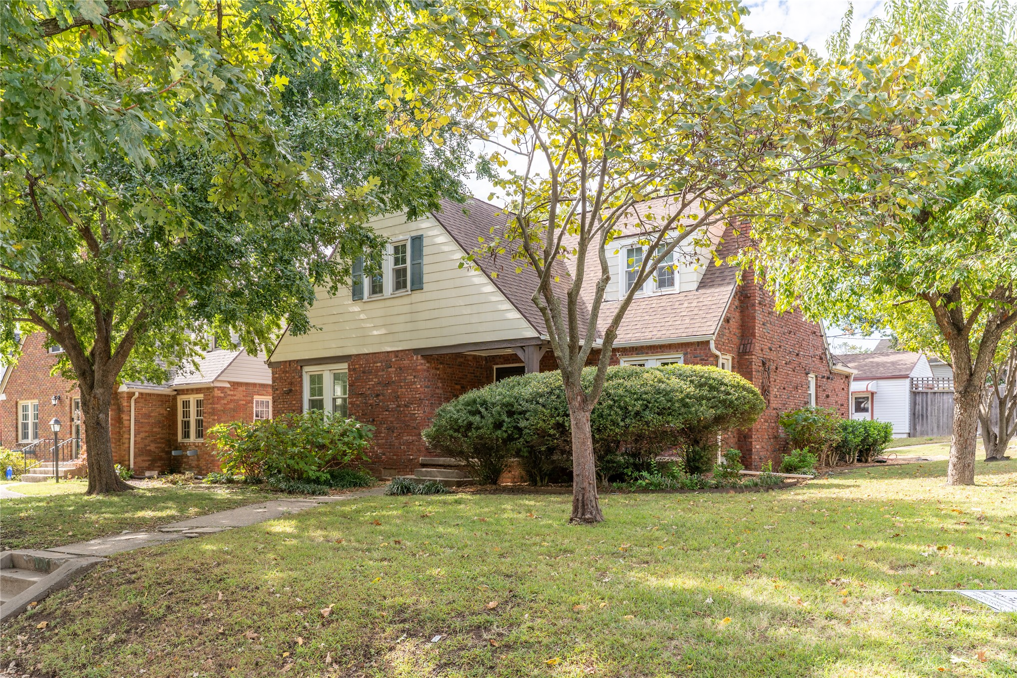 1604 S Lewis Place Property Photo 26