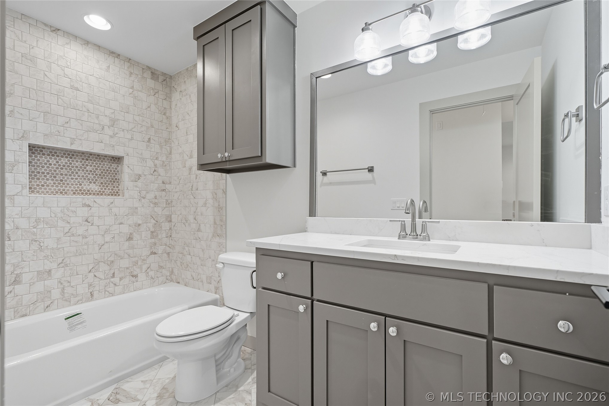 3921 S Madison Avenue Property Photo 24