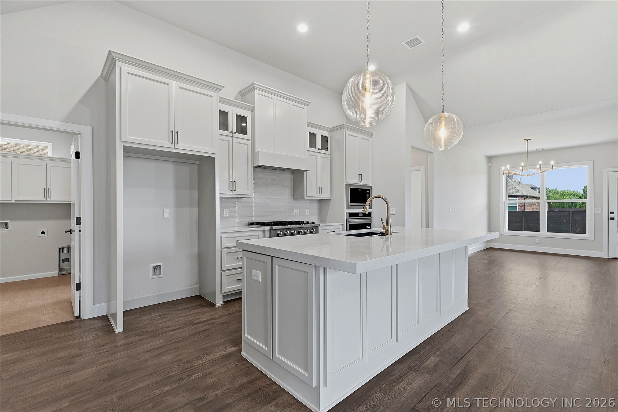 3709 W Laredo Street Property Photo 15