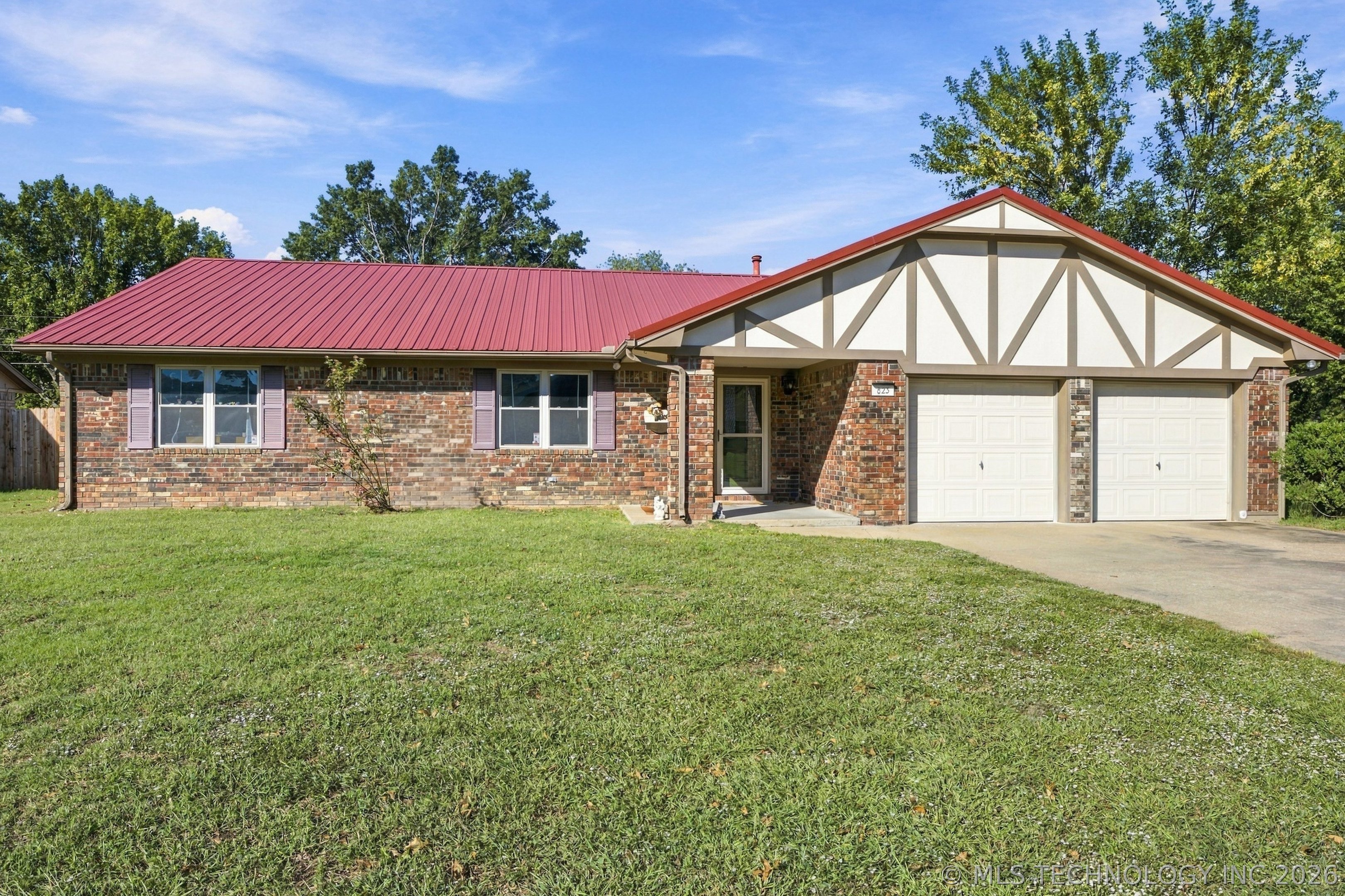 823 Belmont Street Property Photo 1